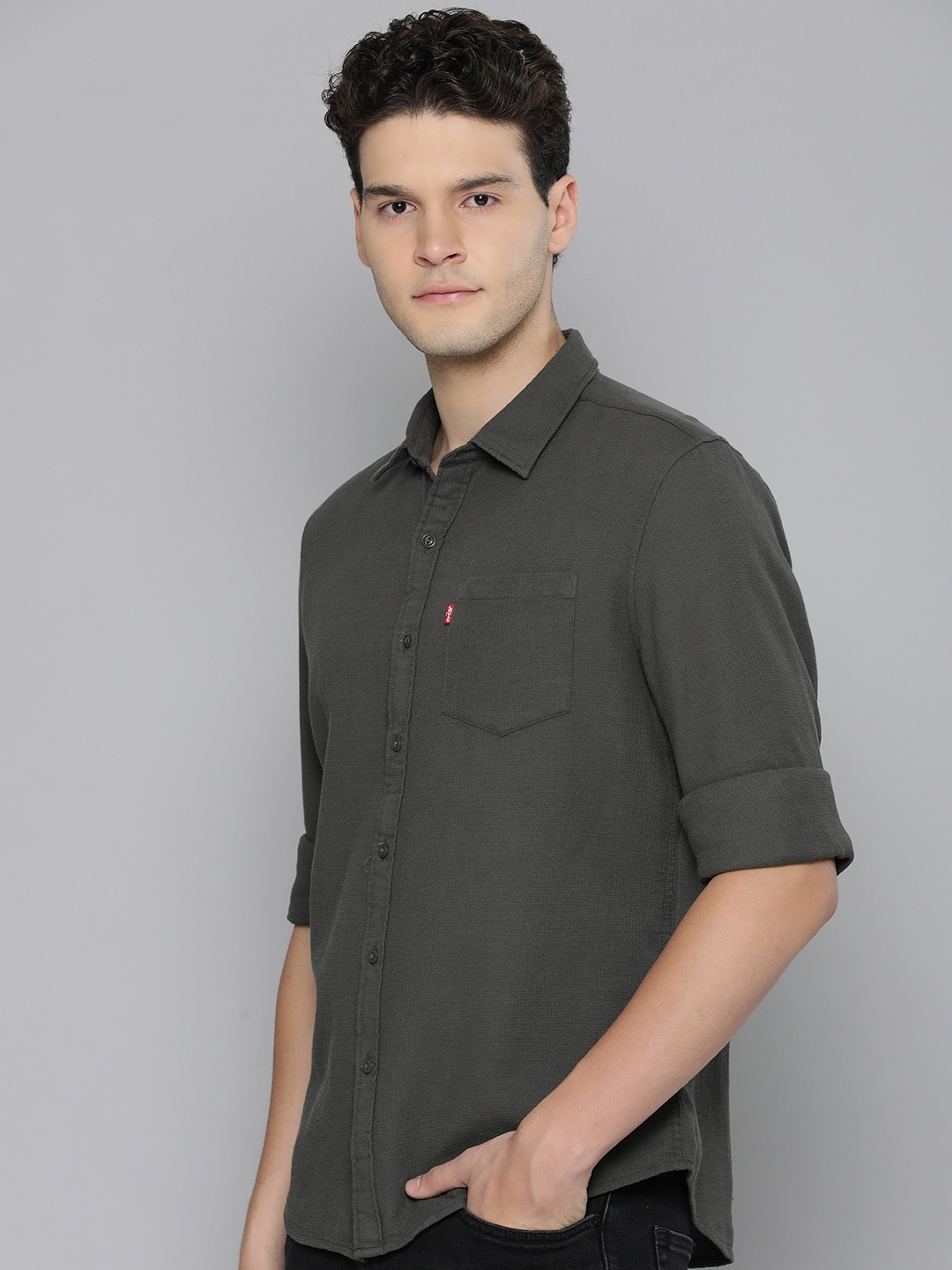 

Levis Men Self Design Slim Fit Opaque Pure Cotton Casual Shirt, Grey