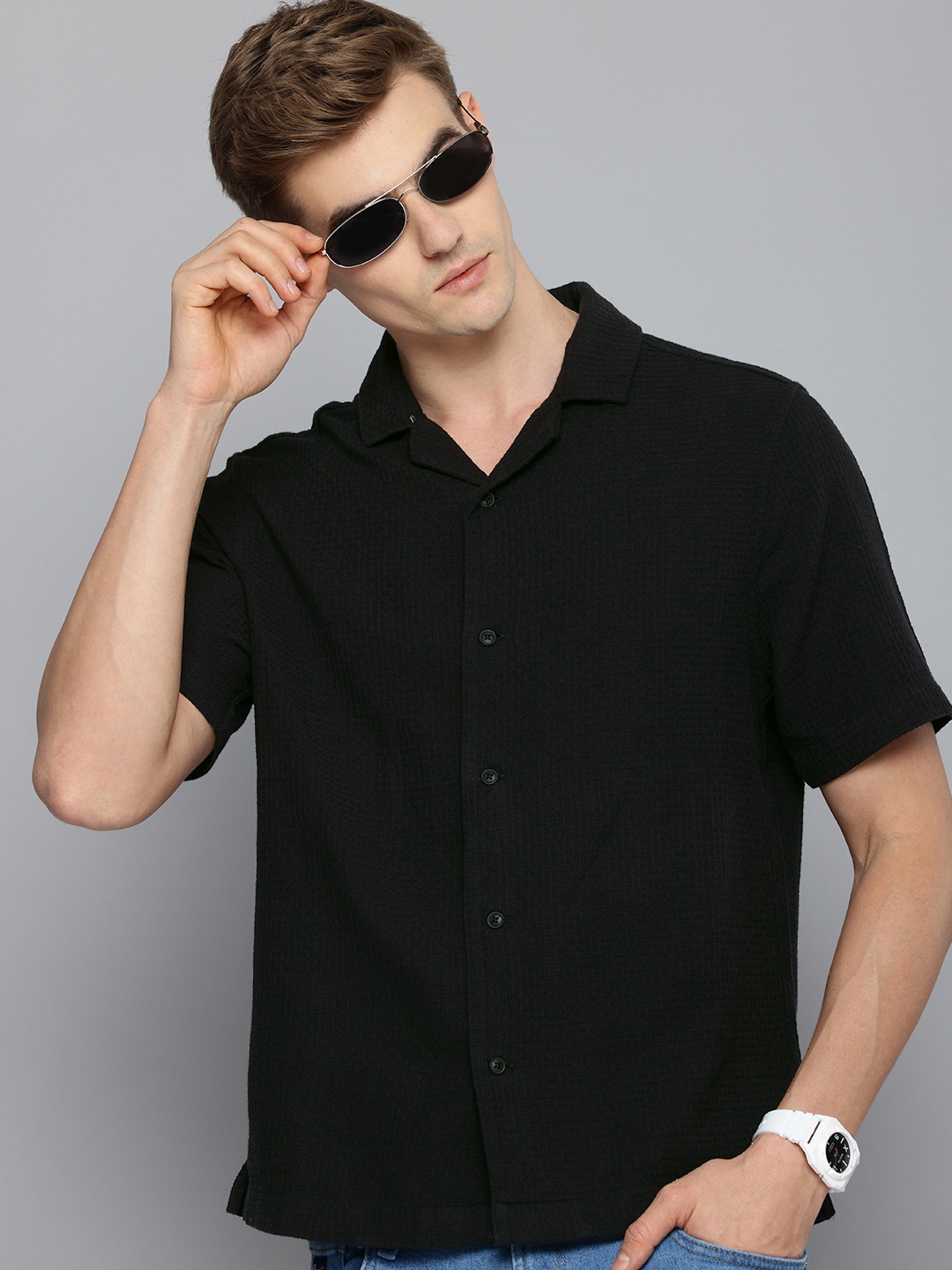 

Levis Textured Pure Cotton Cuban Collar Casual Shirt, Black