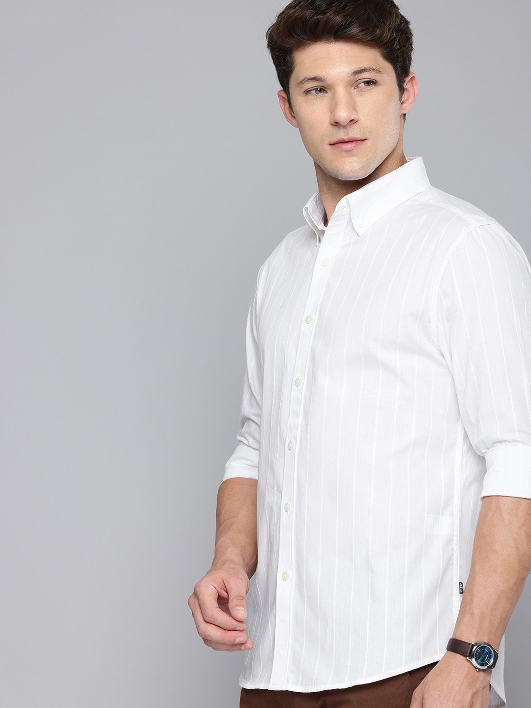

Levis Pure Cotton Slim Fit Opaque Striped Casual Shirt, White