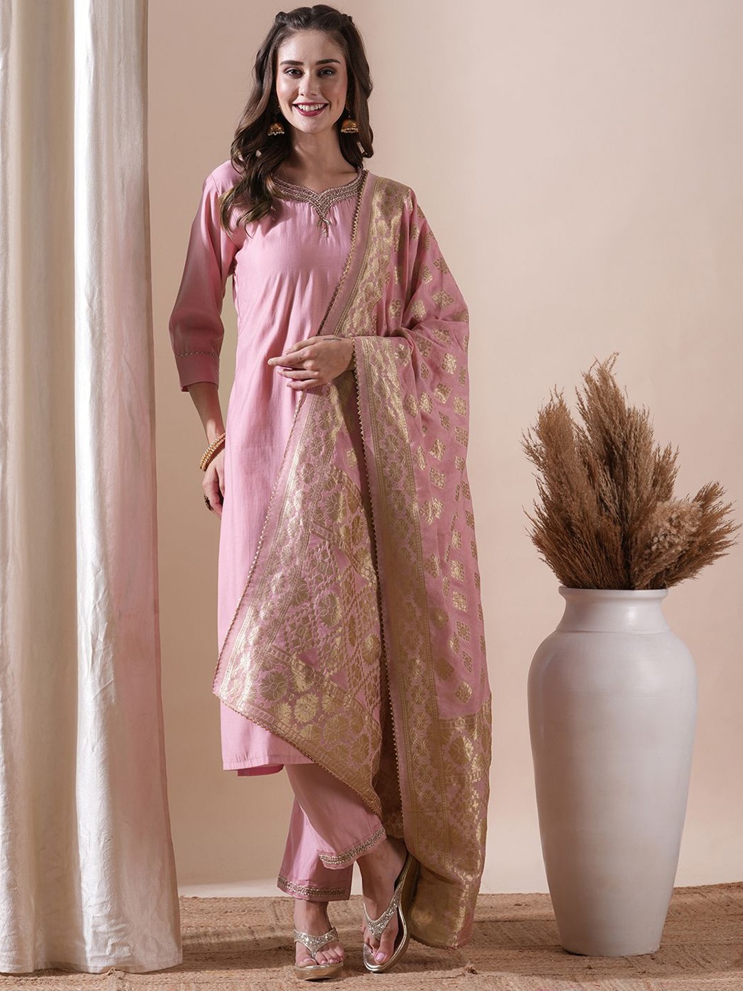 

FASHOR Floral Embroidered Beads and Stones Kurta With Trousers & Dupatta, Pink