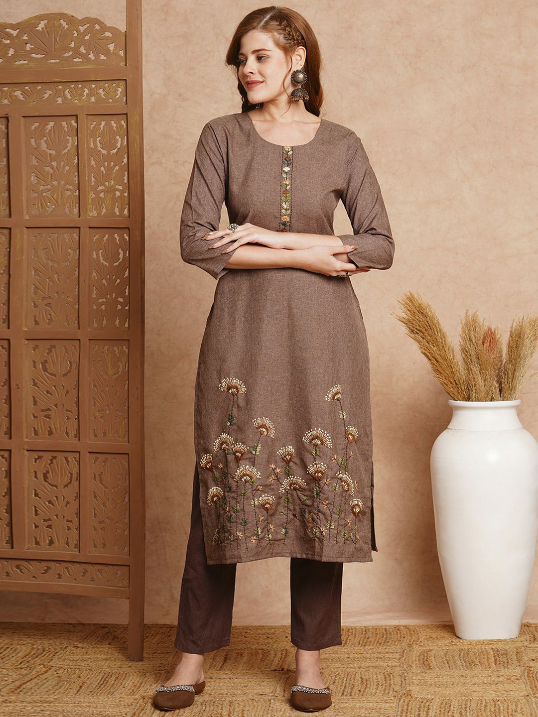 

FASHOR Floral Embroidered Regular Thread Work Straight Kurta With Trousers, Brown