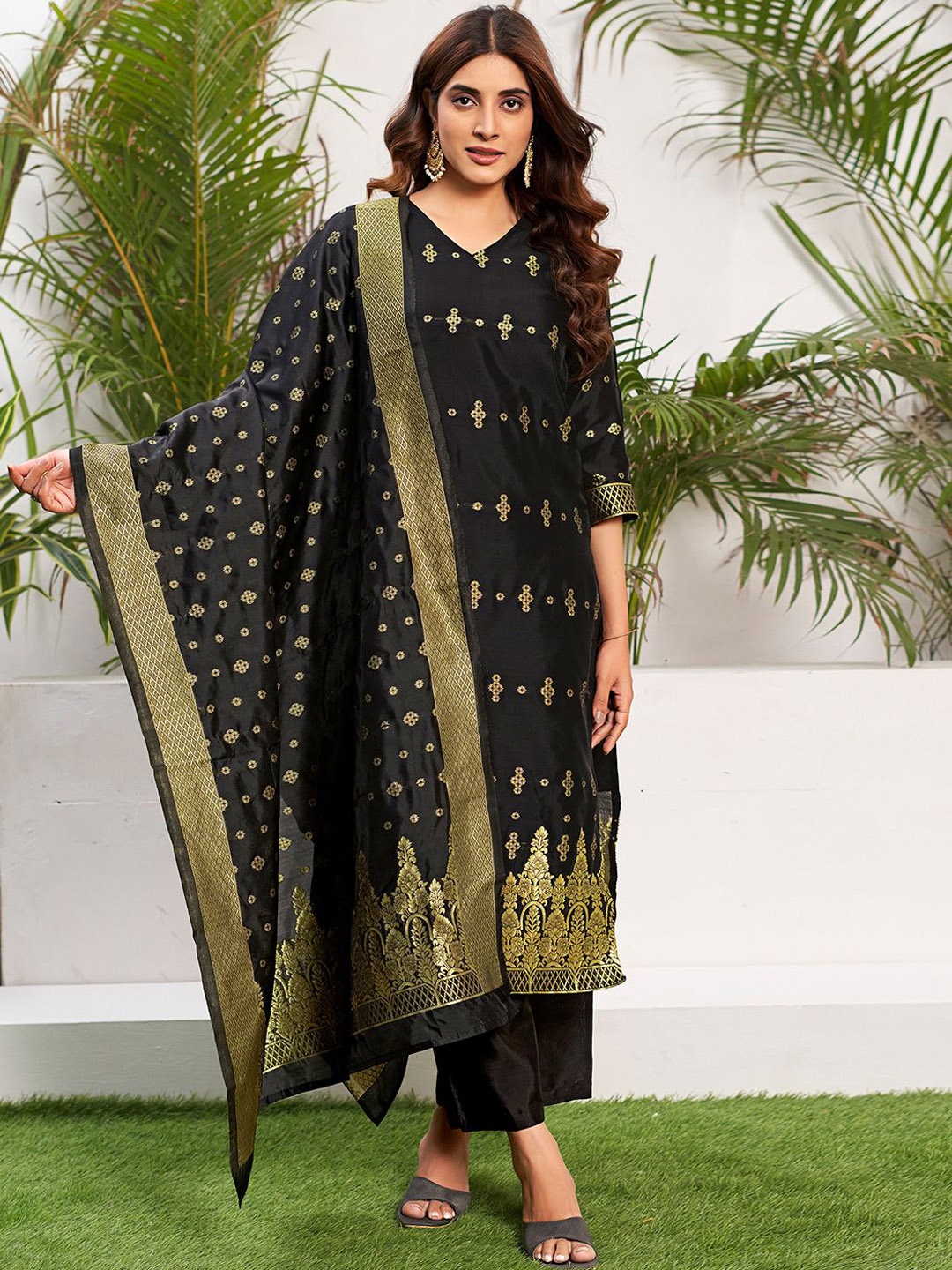 

SKYLEE Black Regular Straight Kurta with Palazzos & With Dupatta
