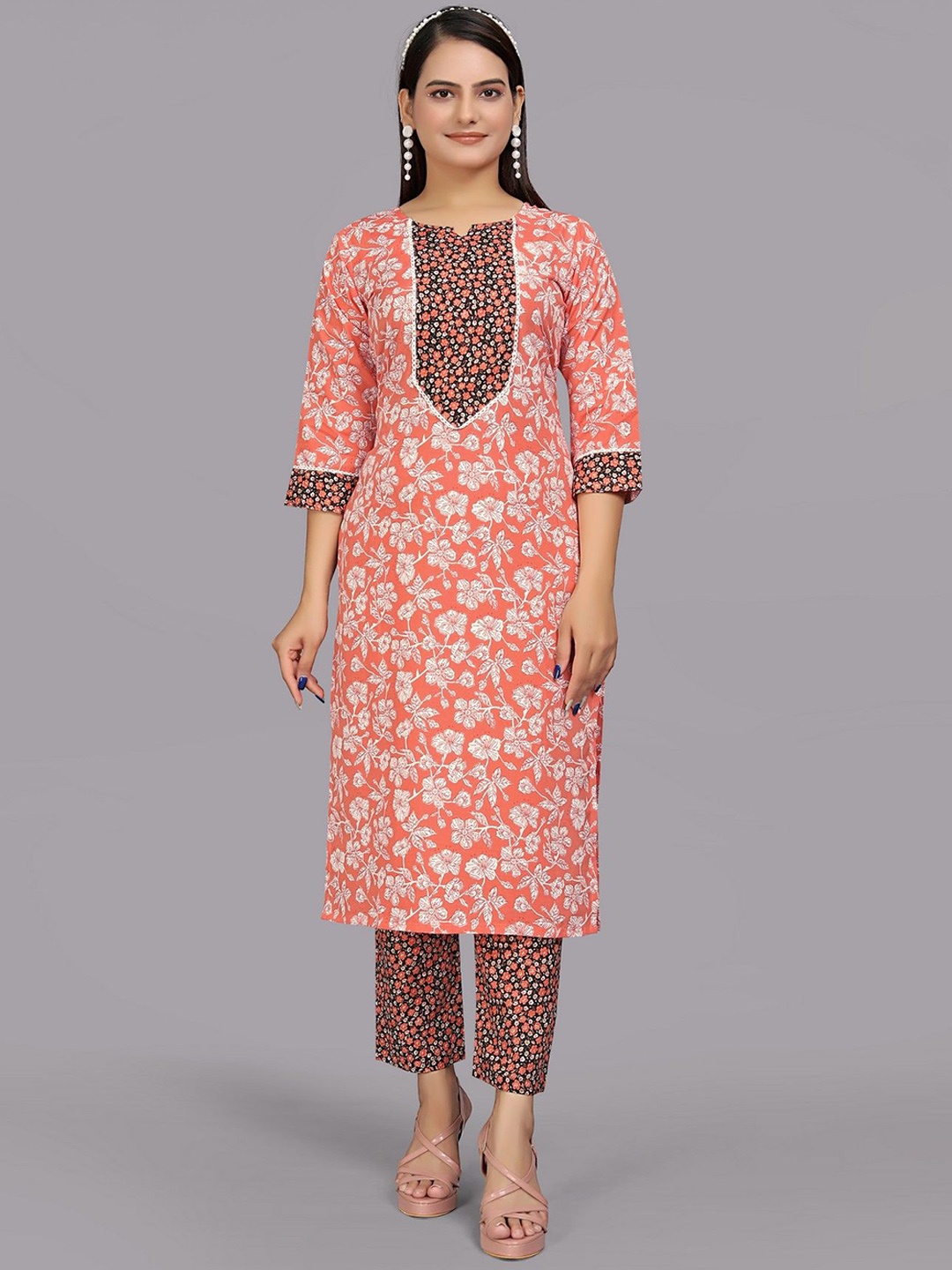 

PARNAVI Floral Printed Straight Kurta With Trousers, Orange