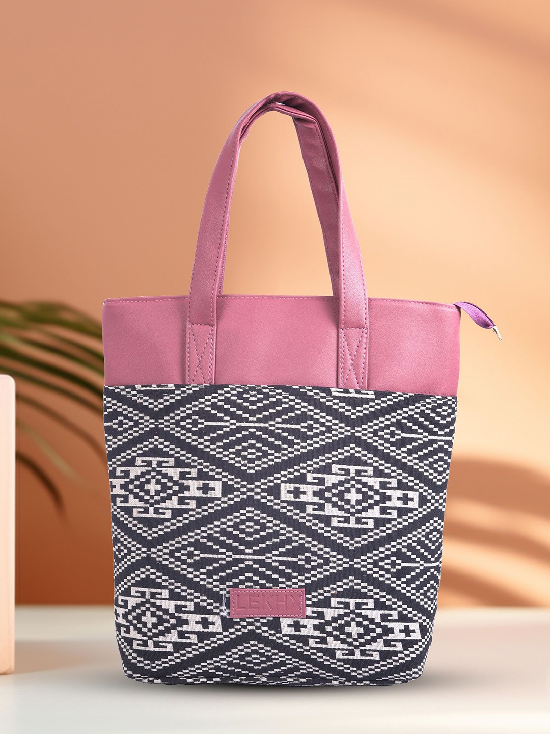 

LEKHX Structured Handheld Bag with Bow Detail, Pink