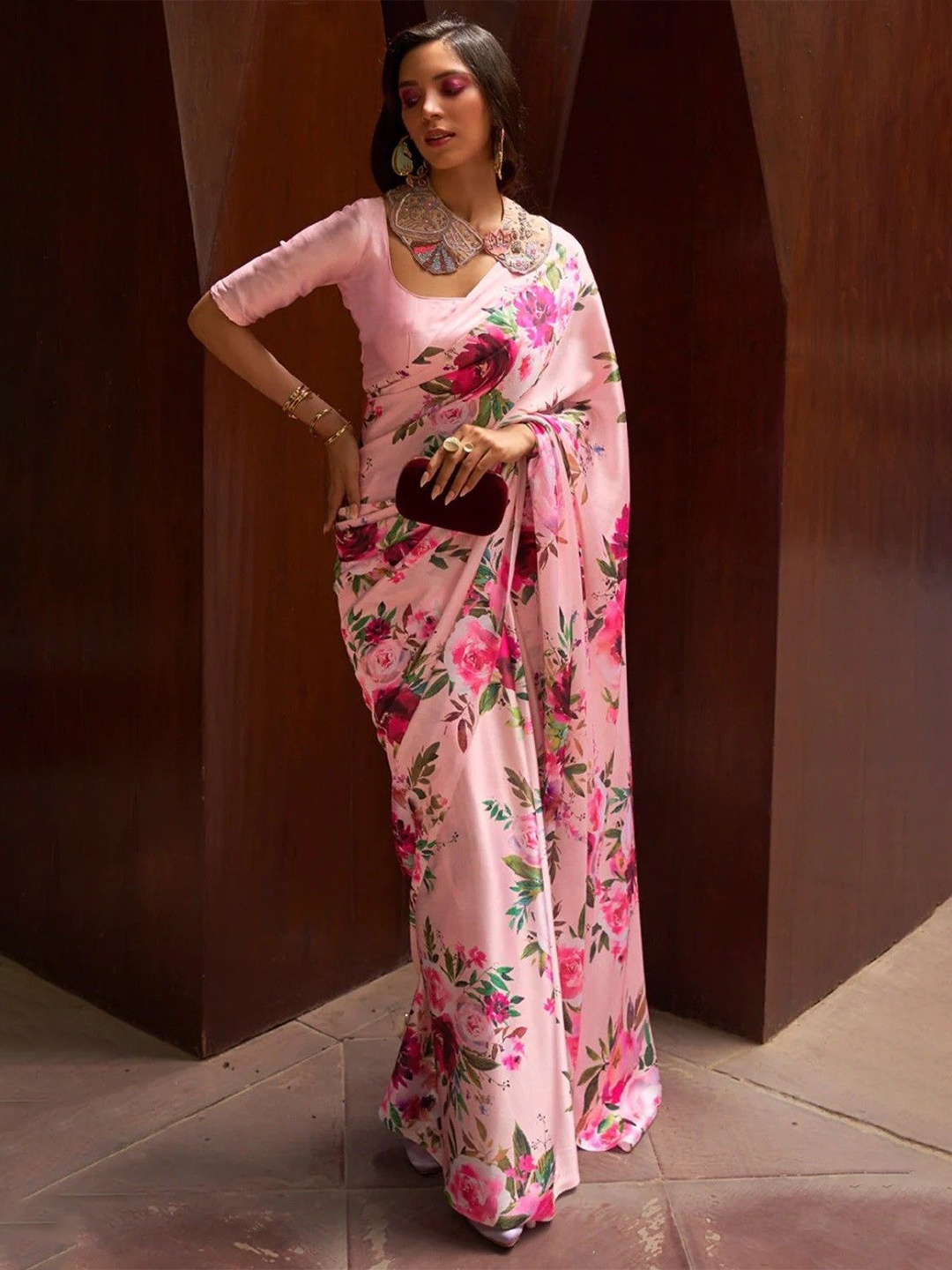 

ORUS Floral Printed Saree With Blouse Piece, Pink