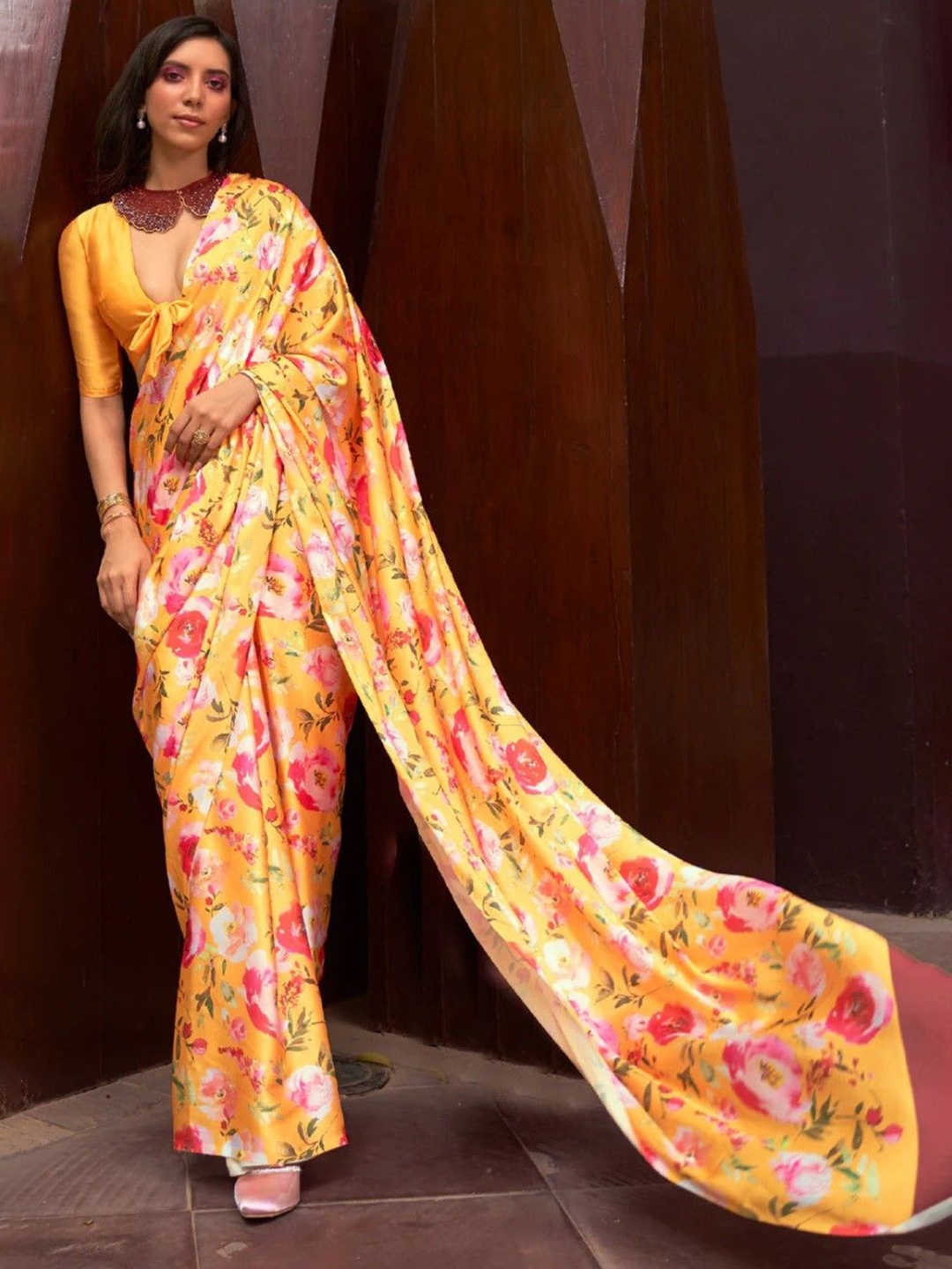 

ORUS Allover Floral Print Saree With Blouse, Yellow