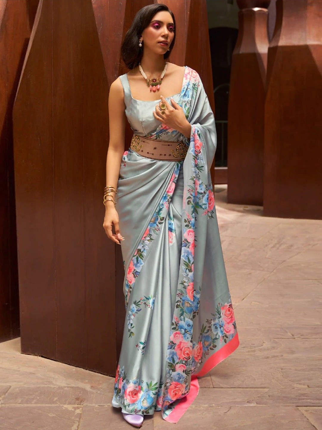 

ORUS Floral Printed Saree With Blouse, Grey