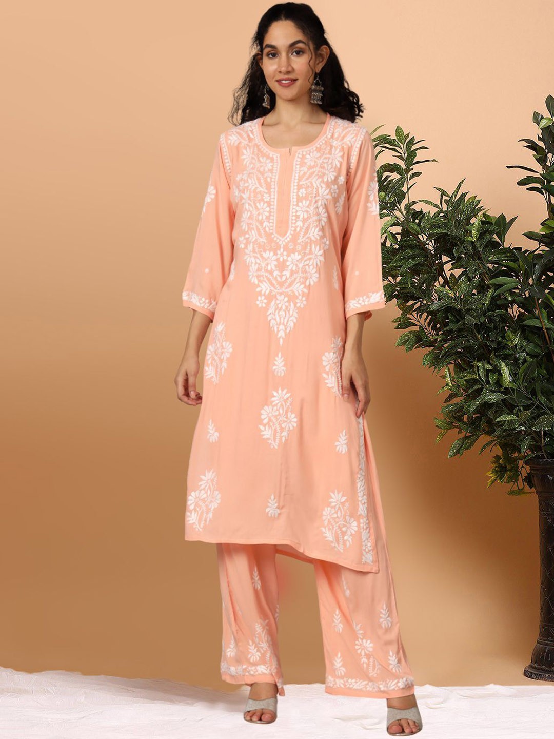 

PARAMOUNT CHIKAN Women Embroidered Lucknowi Chikankari Modal Kurta Set, Peach