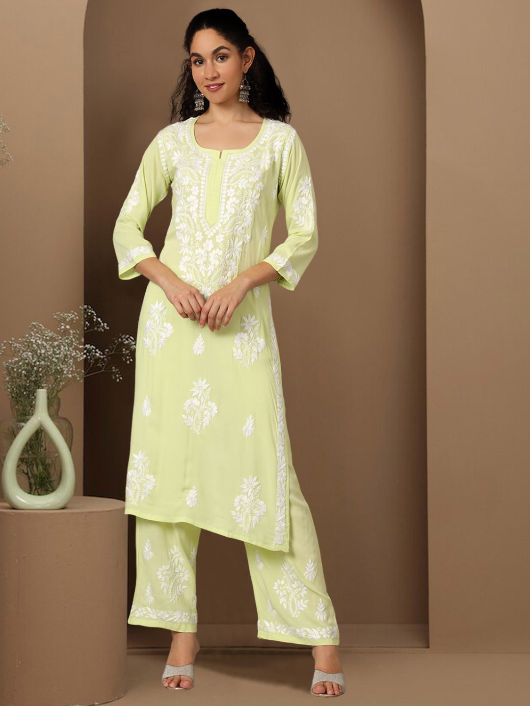 

PARAMOUNT CHIKAN Women Embroidered Lucknowi Chikankari Modal Kurta Set, Green