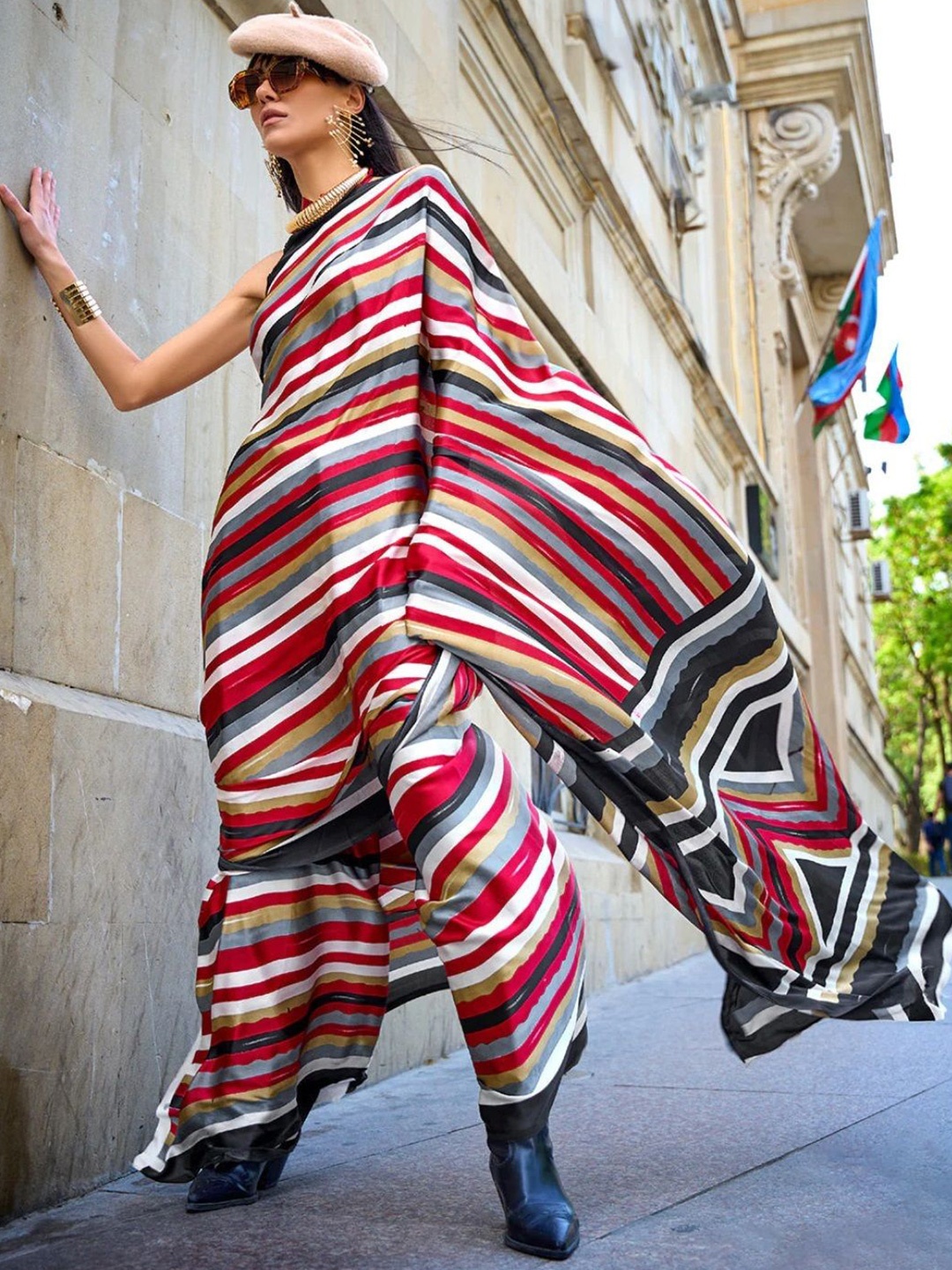 

Mitera Striped Saree with Blouse, Red