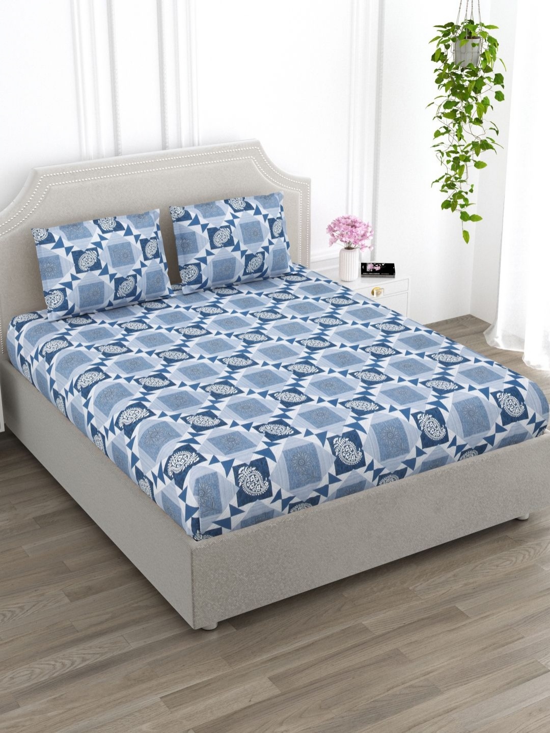 

EverHOME Nirvana Blue Geometric Cotton 144 TC Super King Bedsheet & 2 Pillow Covers