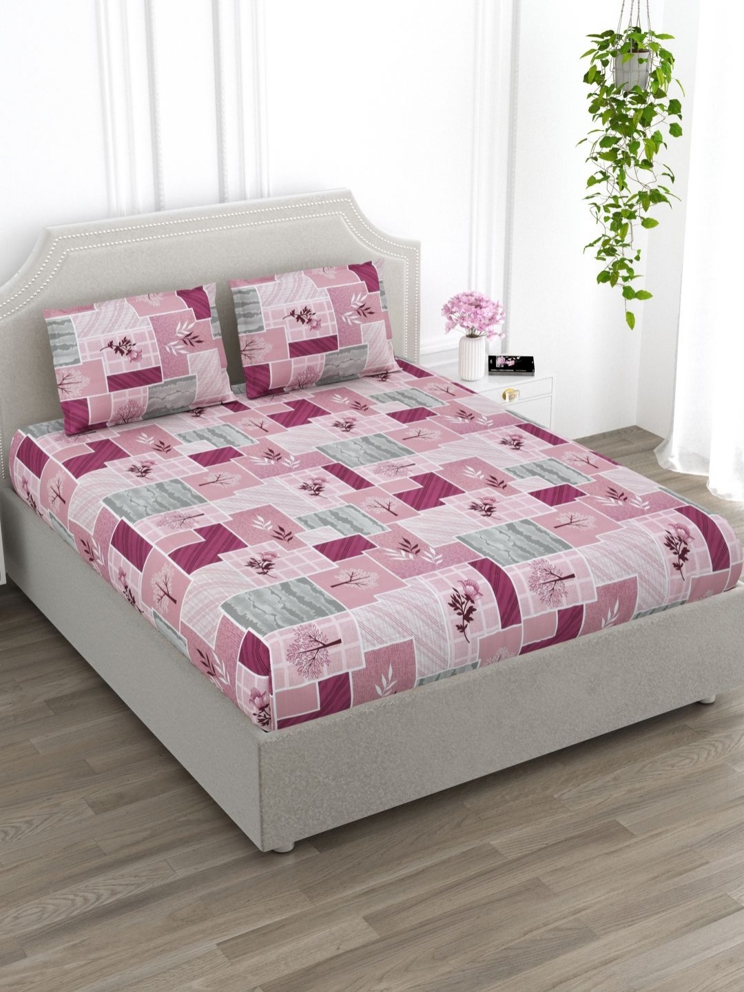 

EverHOME Nirvana Pink Geometric Cotton 144 TC Super King Bedsheet & 2 Pillow Covers