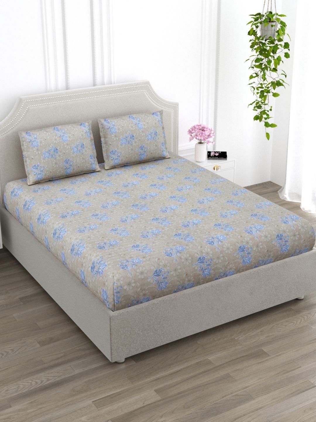 

EverHOME Nirvana Beige & Blue Floral Cotton 144 TC Super King Bedsheet & 2 Pillow Covers