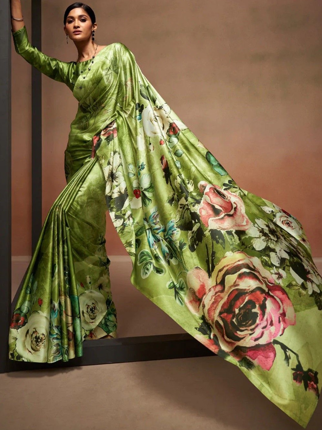 

Iris Floral Print Saree with Blouse, Green