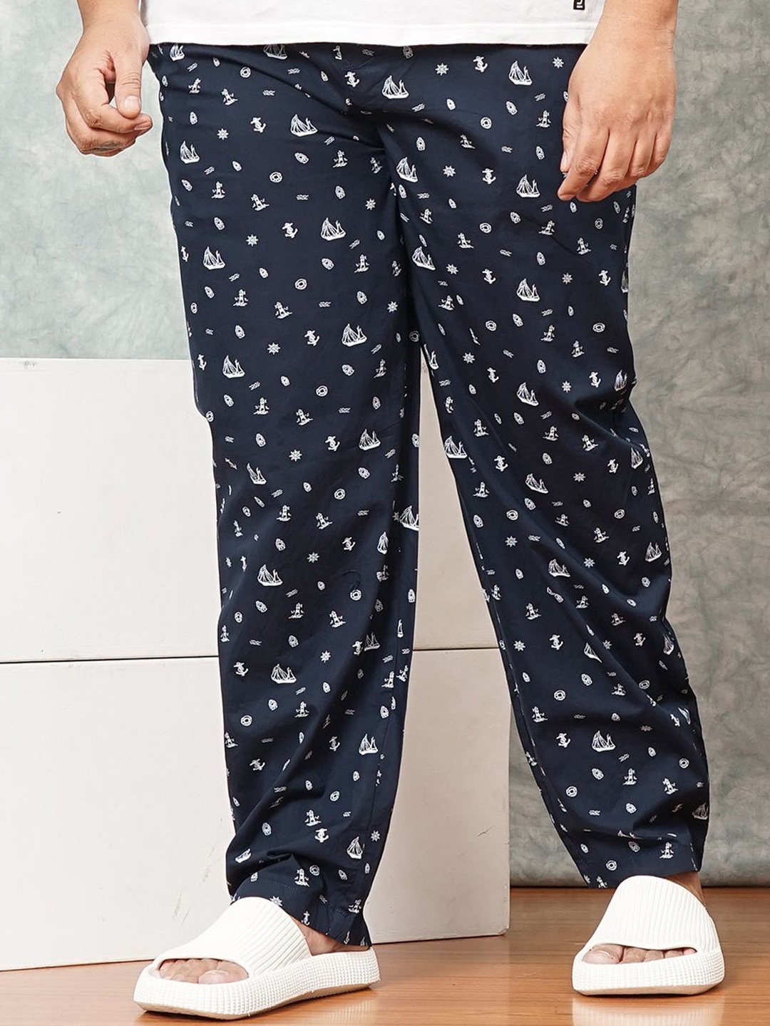 

HARDSODA Men Printed Mid Rise Lounge Pants, Navy blue