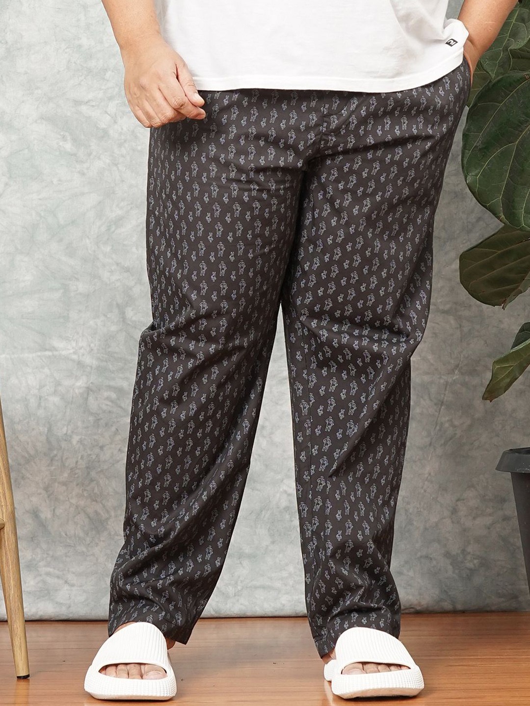 

HARDSODA Men Printed Mid Rise Lounge Pant, Black