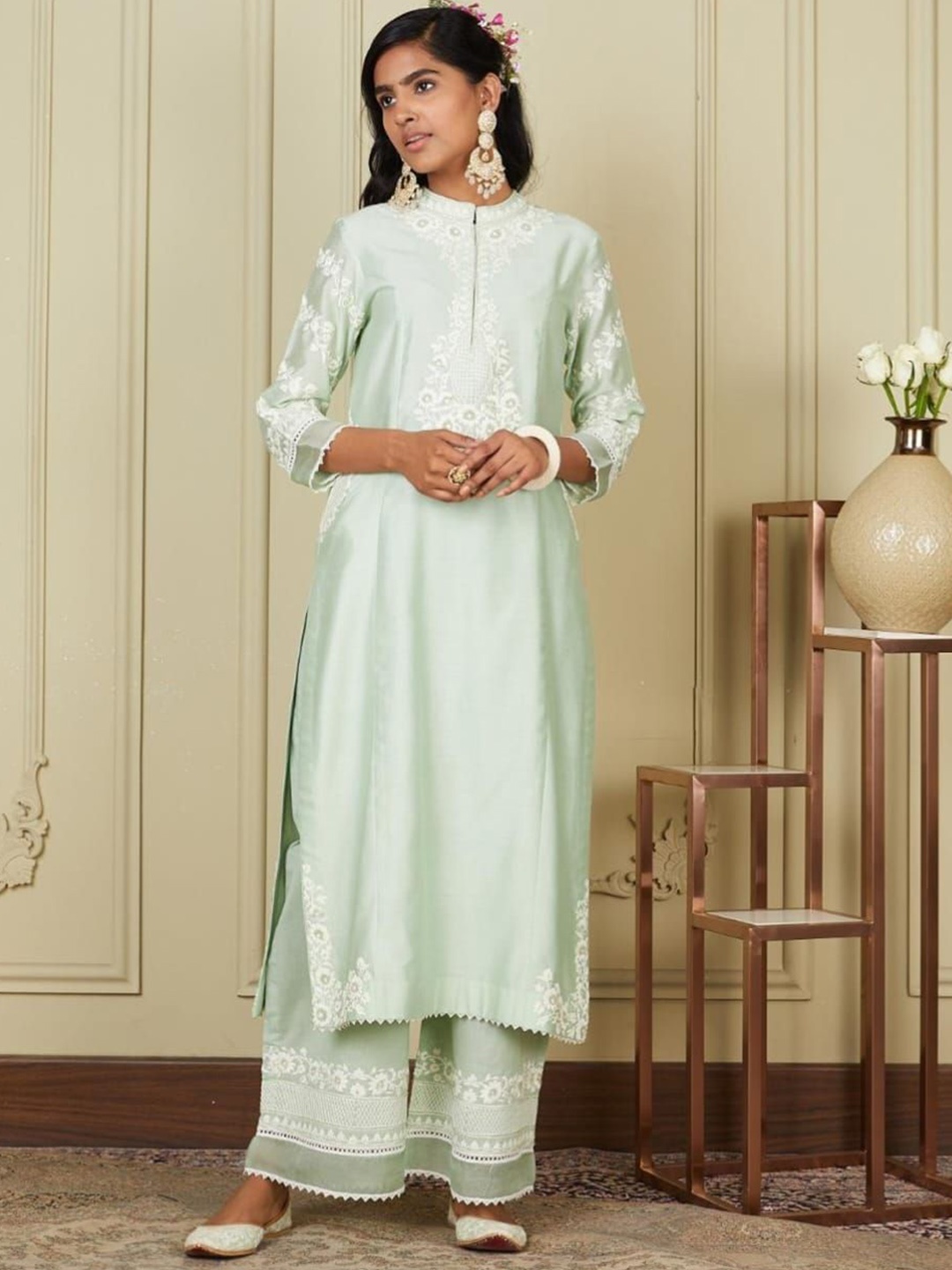 

SHEETAL BATRA Floral Embroidered Thread Work Pure Silk Straight Kurta with Palazzos, Green