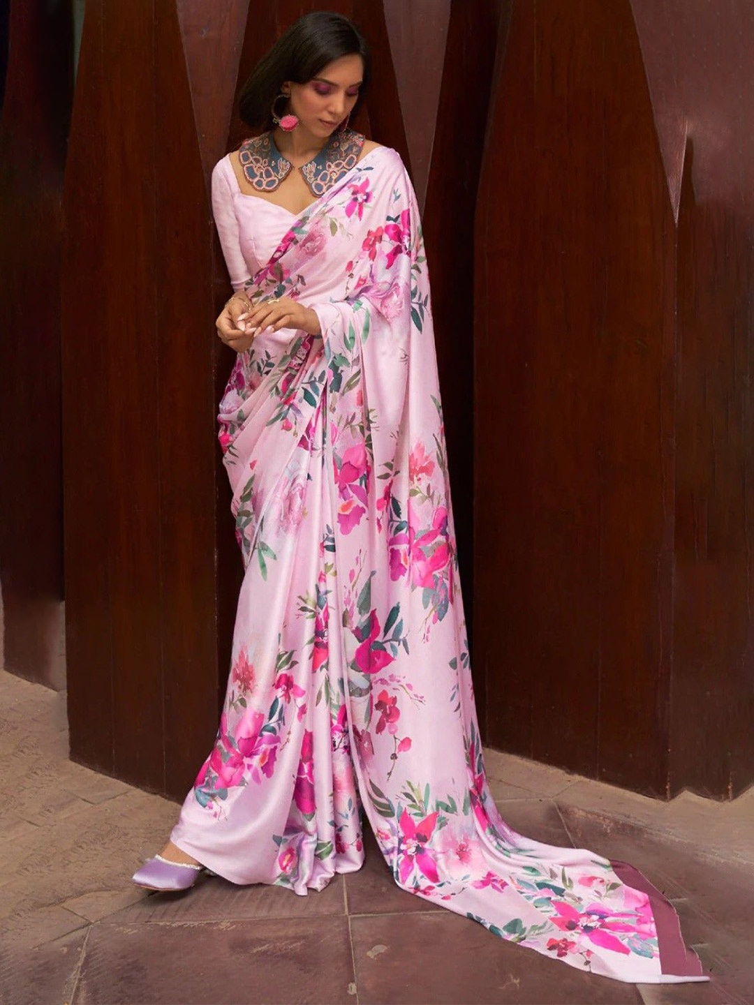 

Sarvada Floral Saree With Blouse, Pink