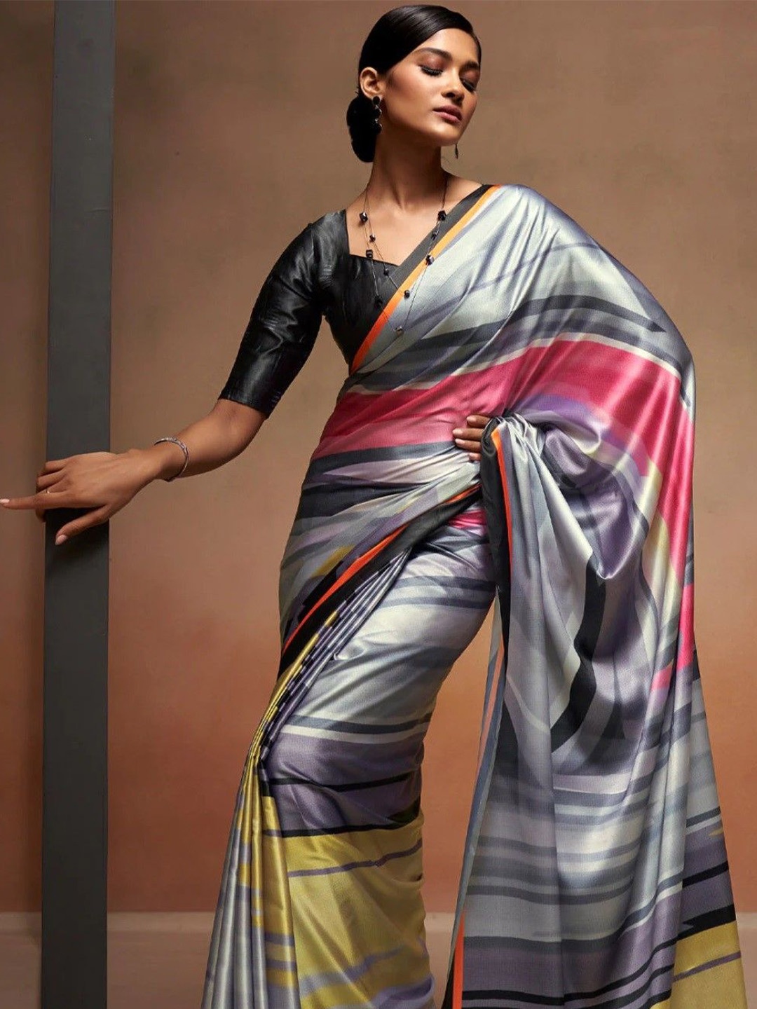 

Sarvada Striped Saree with Blouse, Grey