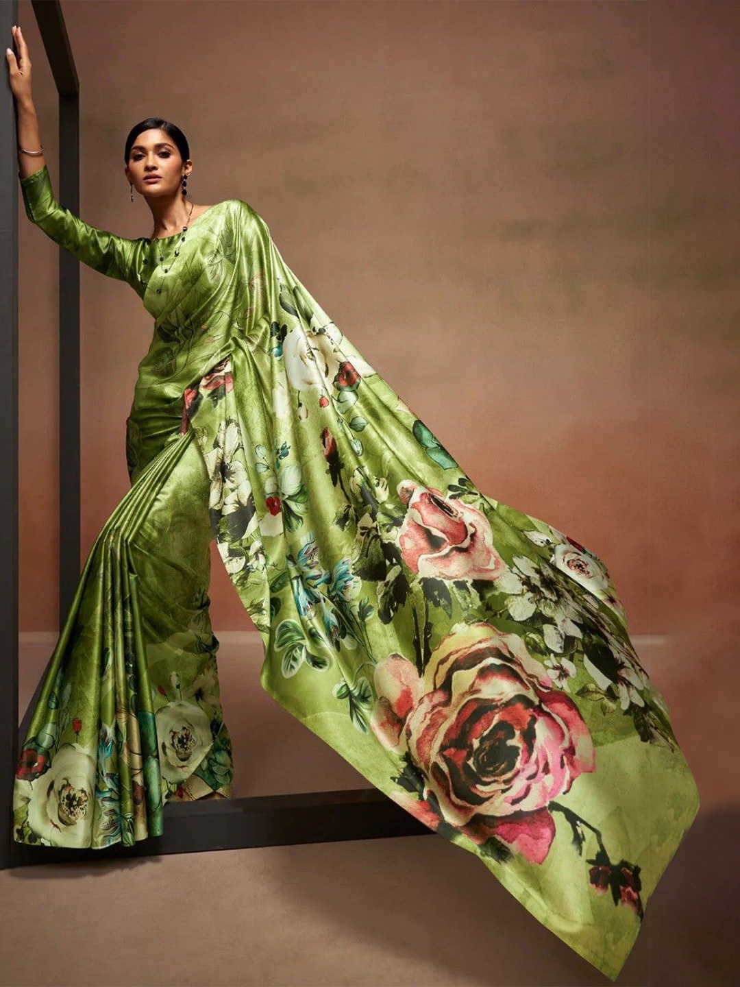 

Nimidiya Floral Print Saree with Blouse, Green