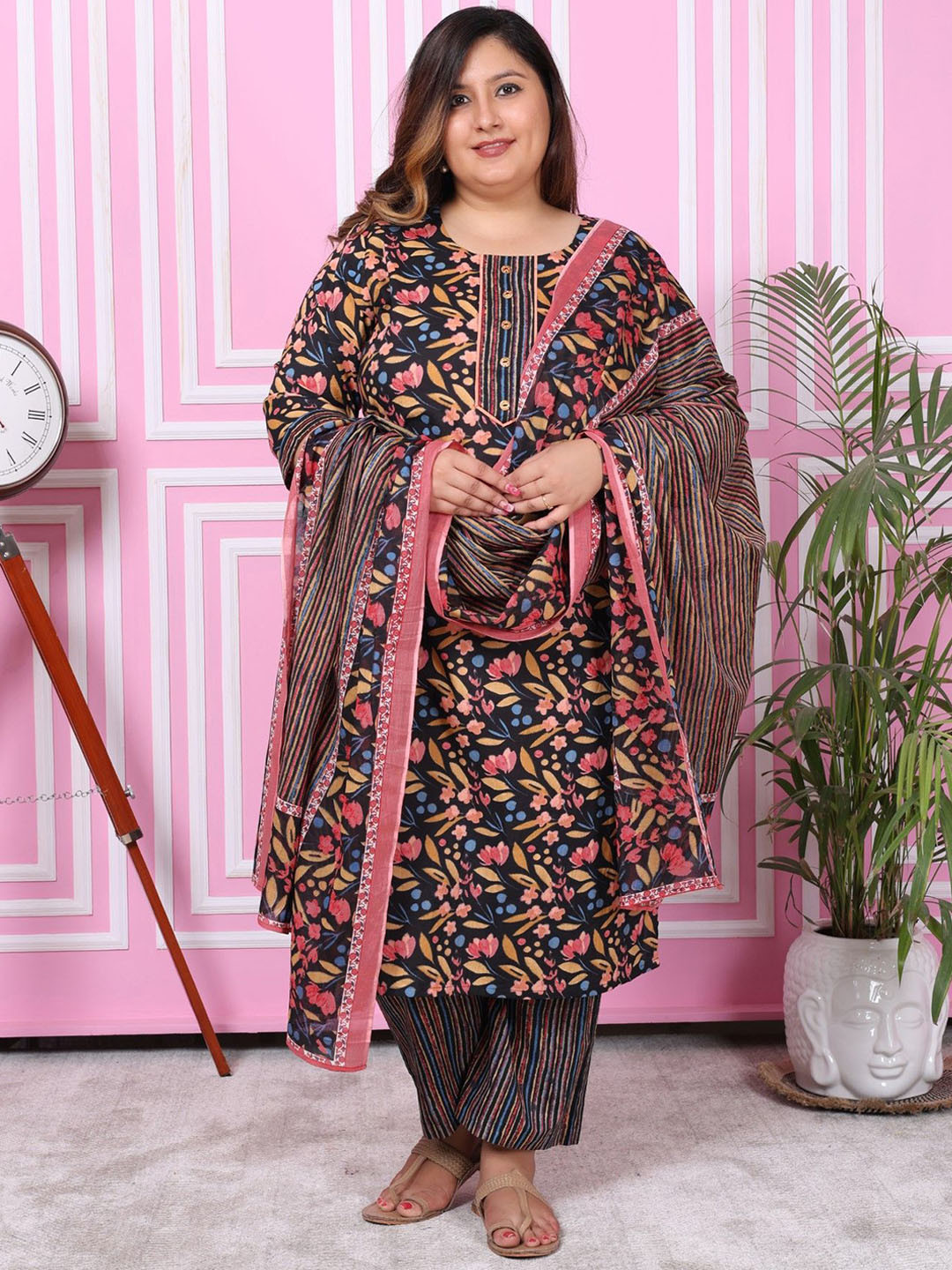 

KALINI Plus Size Floral Printed Pure Cotton Straight Kurta with Trousers & Dupatta, Black