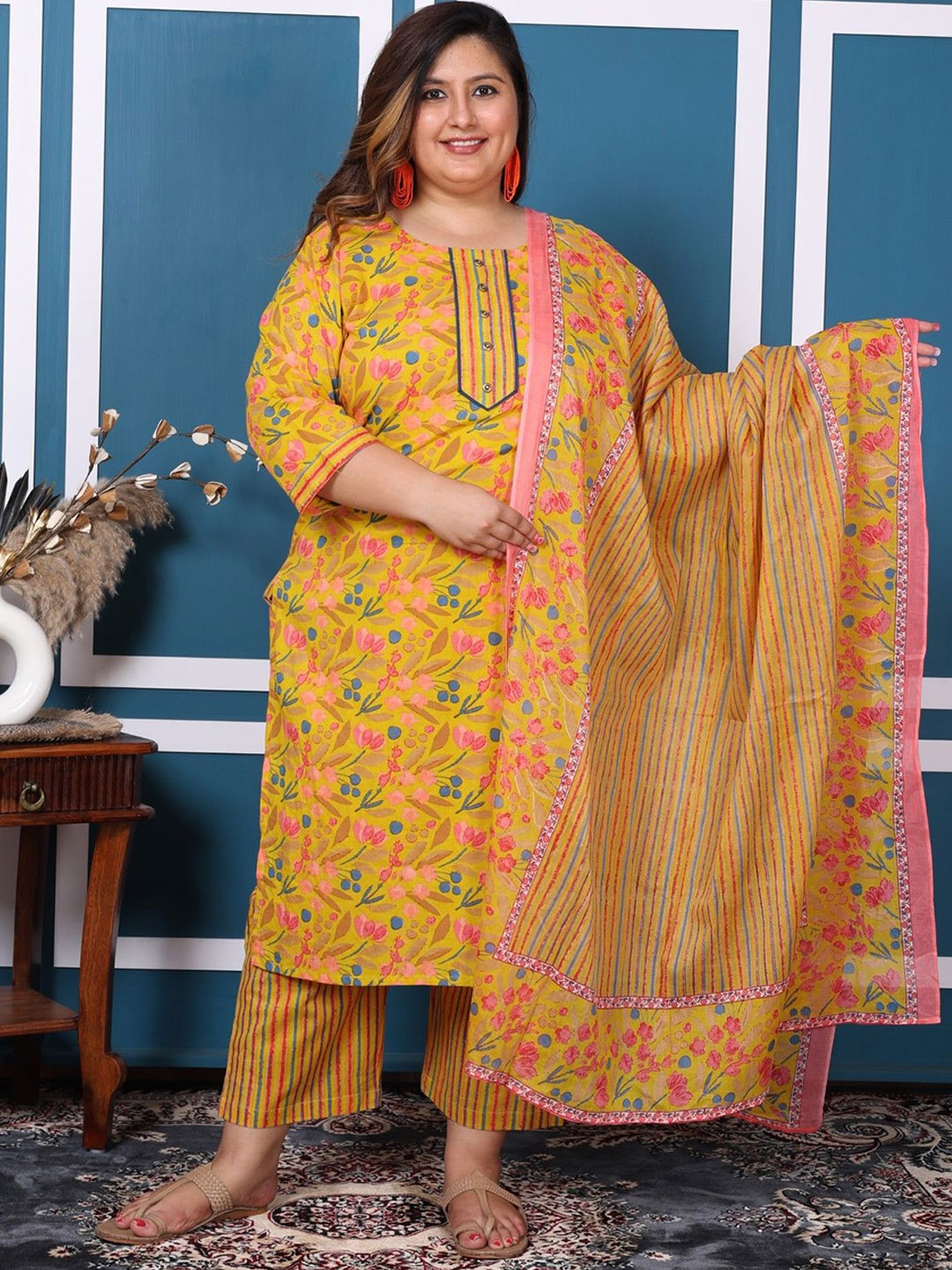 

Swasti Plus Size Floral Printed Pure Cotton Straight Kurta with Palazzos & With Dupatta, Yellow
