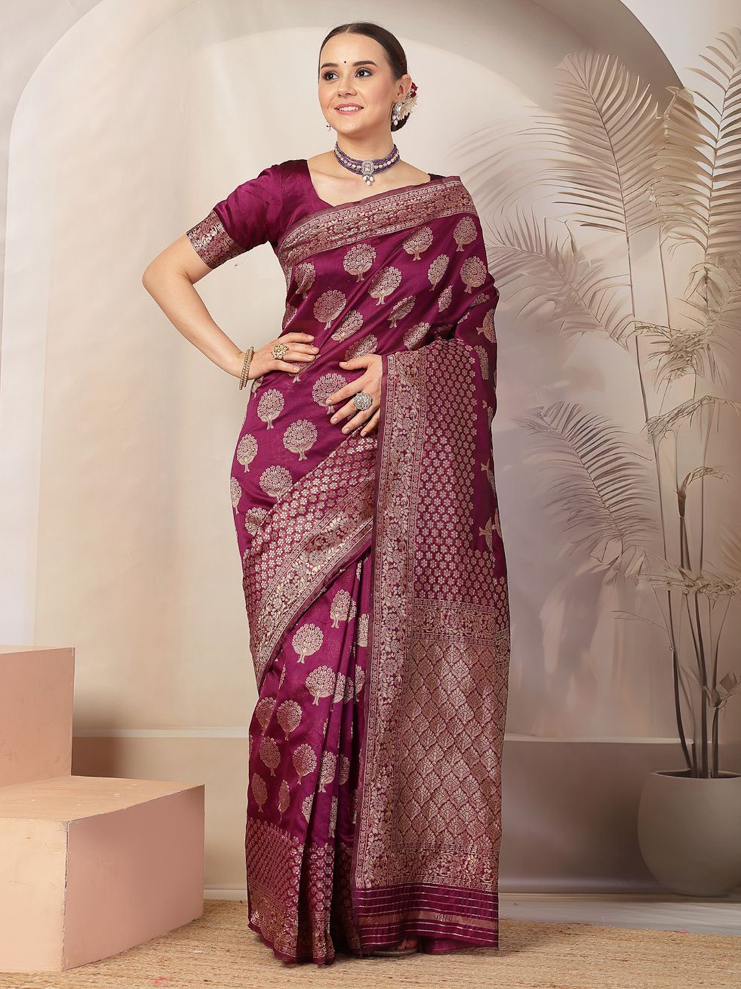 

Stylum Ethnic Motif Zari Woven Banarasi Saree, Magenta