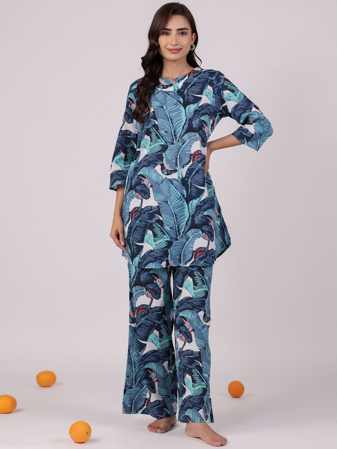 

SANSKRUTIHOMES Women Tropical Printed Cotton Night suit, White