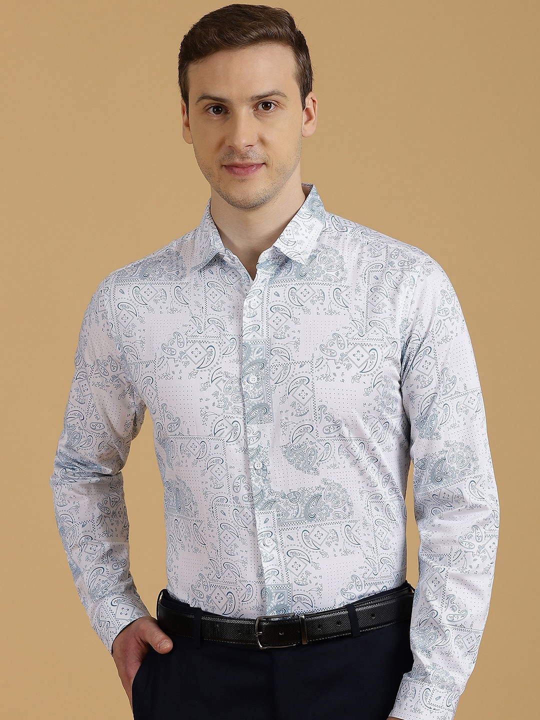 

Gavin Paris Men Classic Ethnic Motifs Printed Semiformal Shirt, White