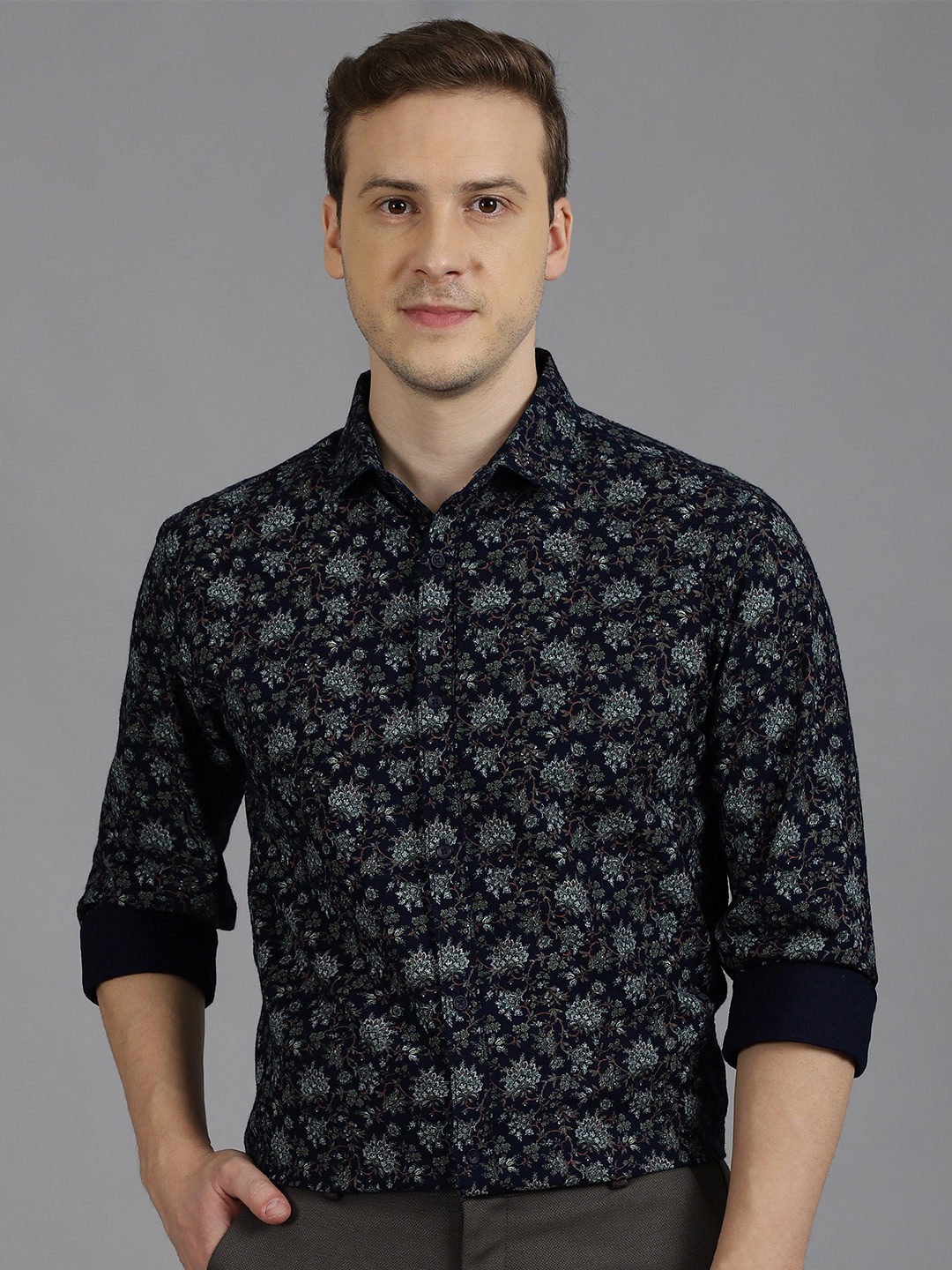 

Gavin Paris Men Classic Floral Printed Spread Collar Semiformal Shirt, Navy blue