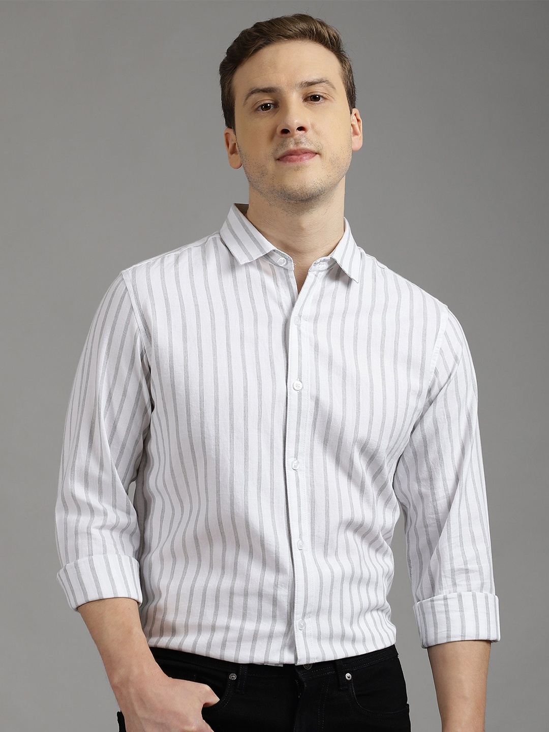 

Gavin Paris Men Classic Vertical Striped Spread Collar Semiformal Shirt, White