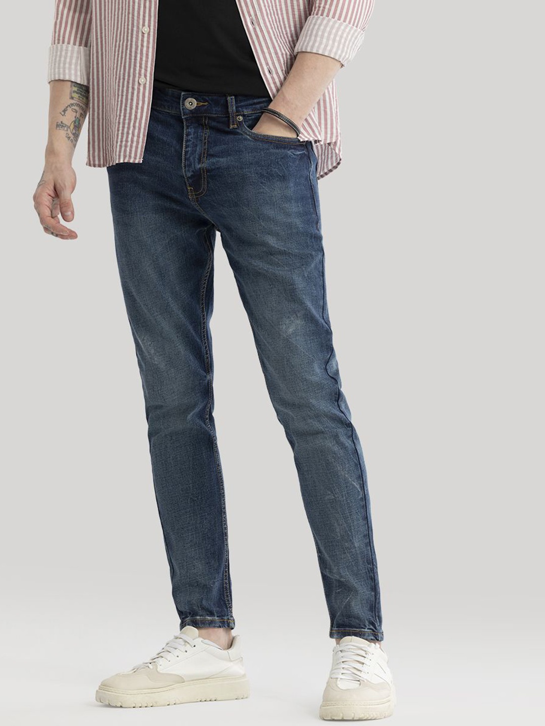 

Snitch Men Narrow Skinny Fit Low Distress Heavy Fade Stretchable Jeans, Blue