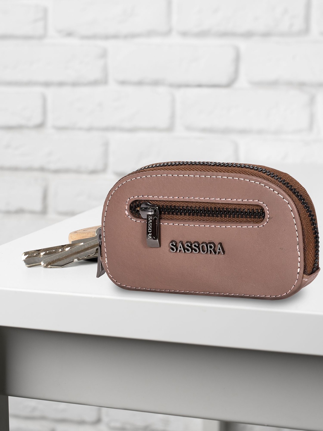 

Sassora Unisex Leather Car Key Pouch, Taupe
