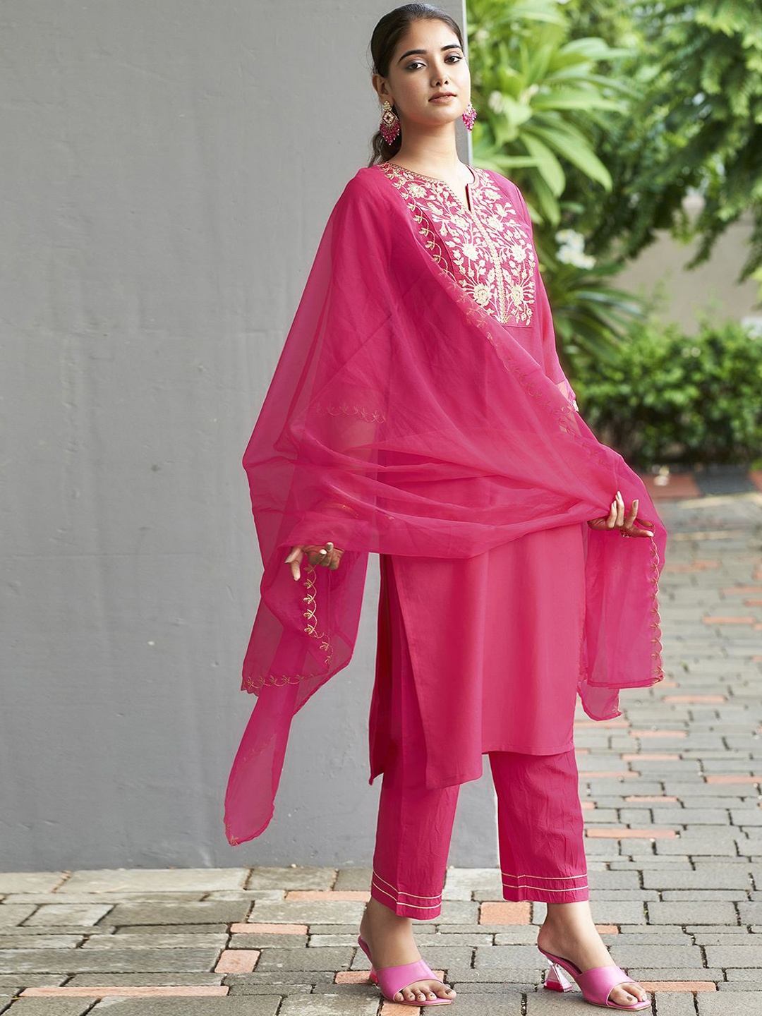 

SKYLEE Pink Ethnic Motifs Yoke Design Straight Kurta with Trousers & With Dupatta