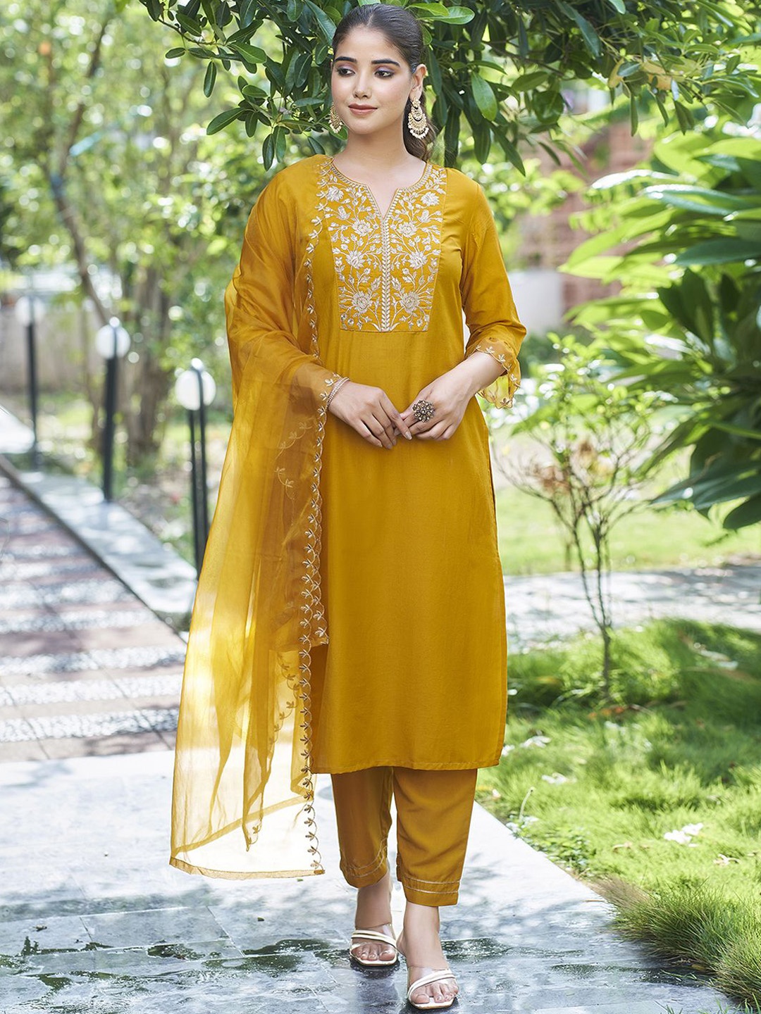 

SKYLEE Ethnic Motifs Yoke Design Regular Straight Kurta with Trousers & With Dupatta, Yellow