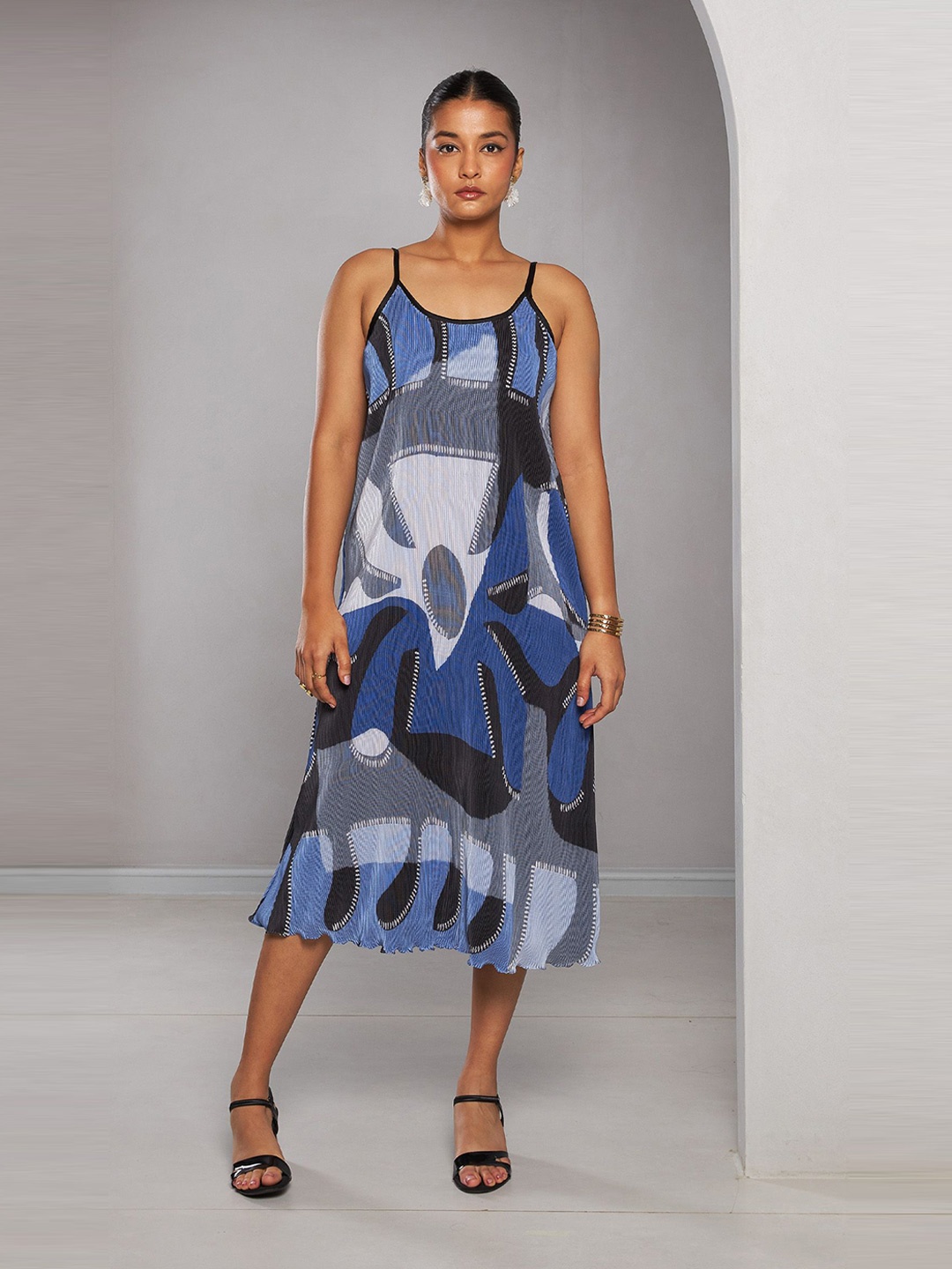 

Vedika M Women Abstract Print A-Line Midi Dress, Blue