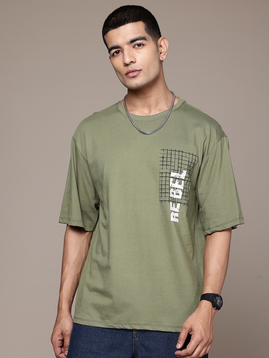 

The Roadster Lifestyle Co. Men Printed Pure Cotton Relaxed Fit T-shirt, Olive