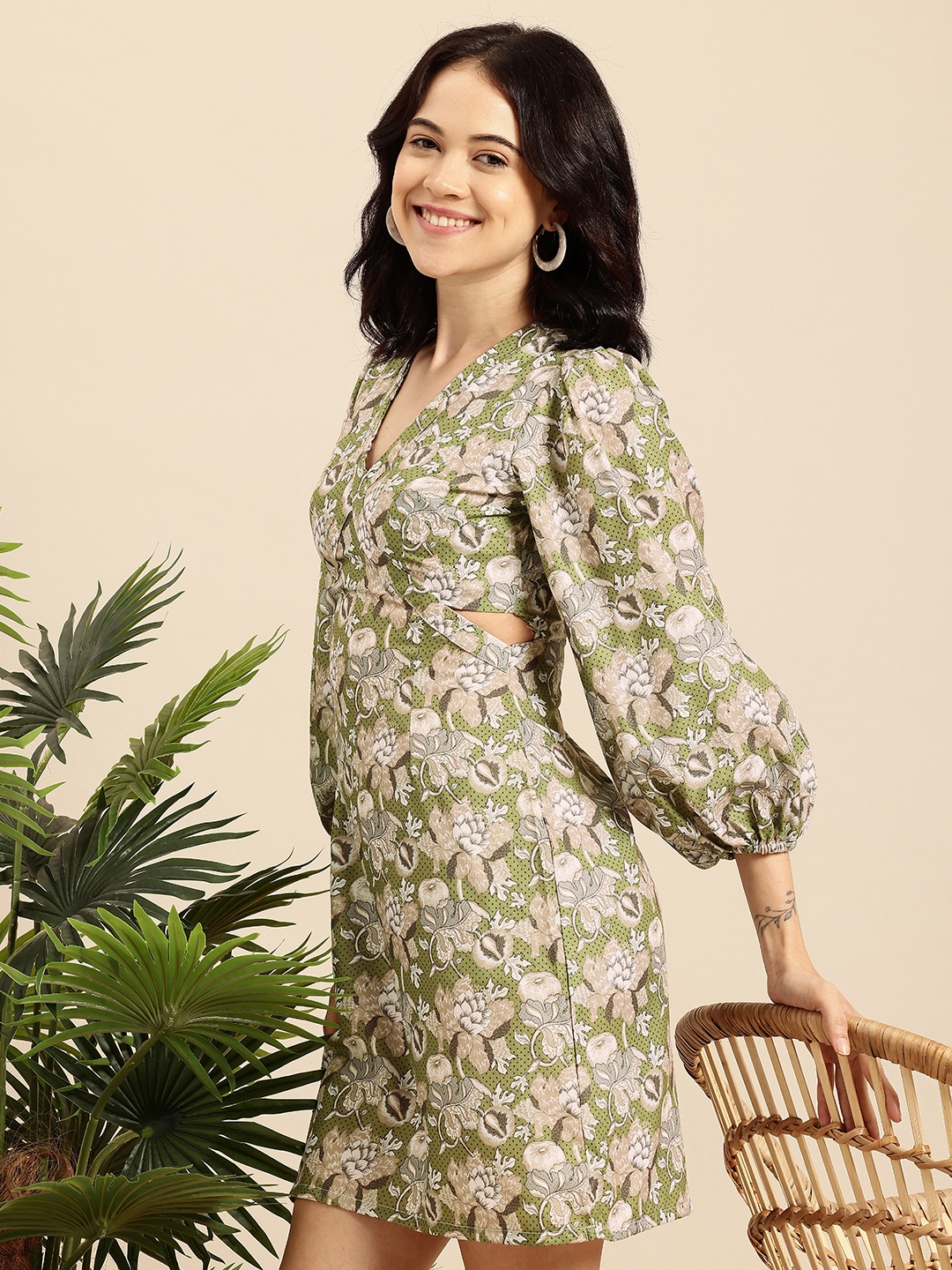 

Mast & Harbour Floral Printed V-Neck Puff Sleeves Cut-Outs A-Line Dress, Green