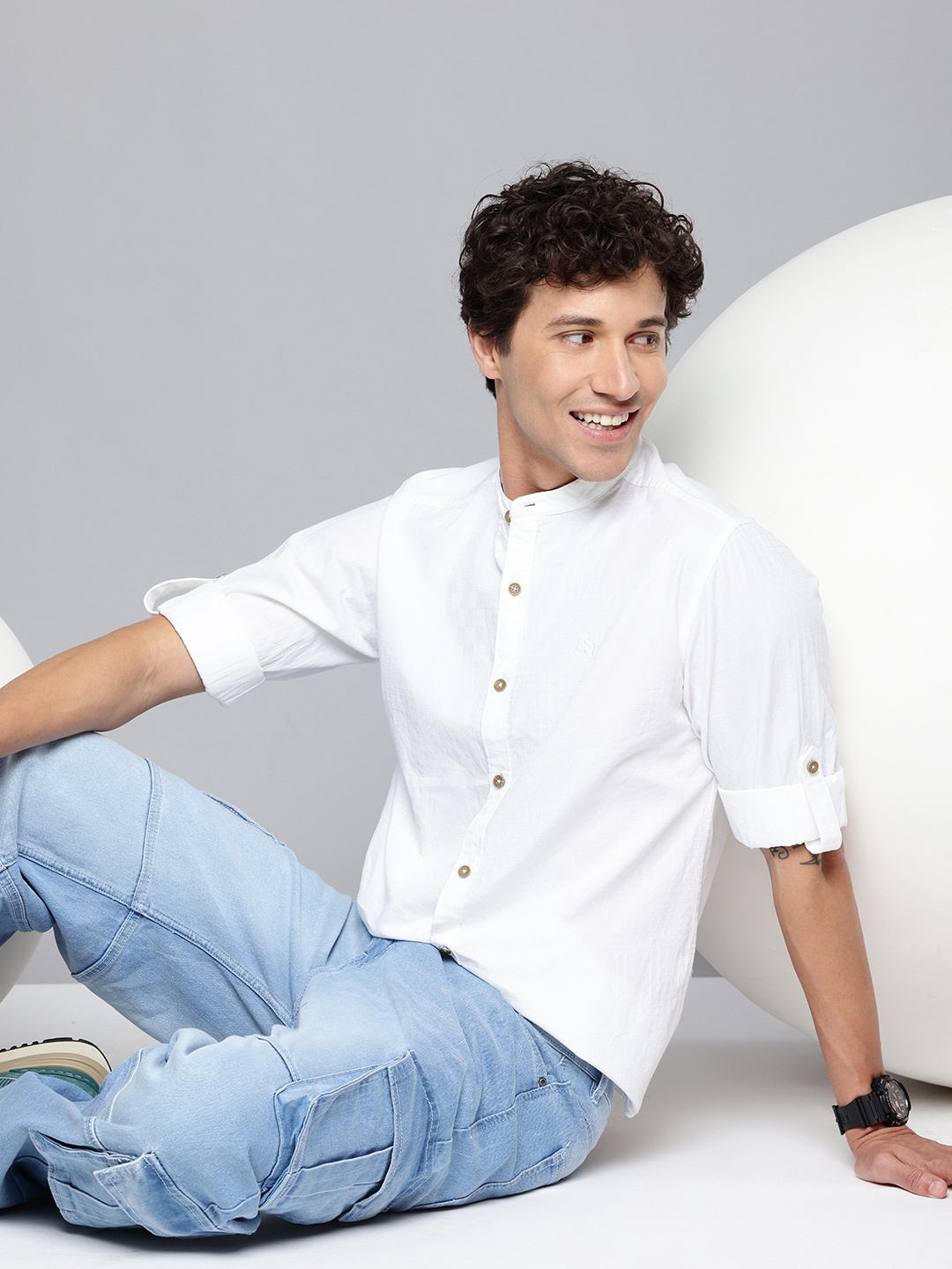 

Aeropostale Geometric Self Design Band Collar Roll-Up Sleeves Pure Cotton Casual Shirt, White