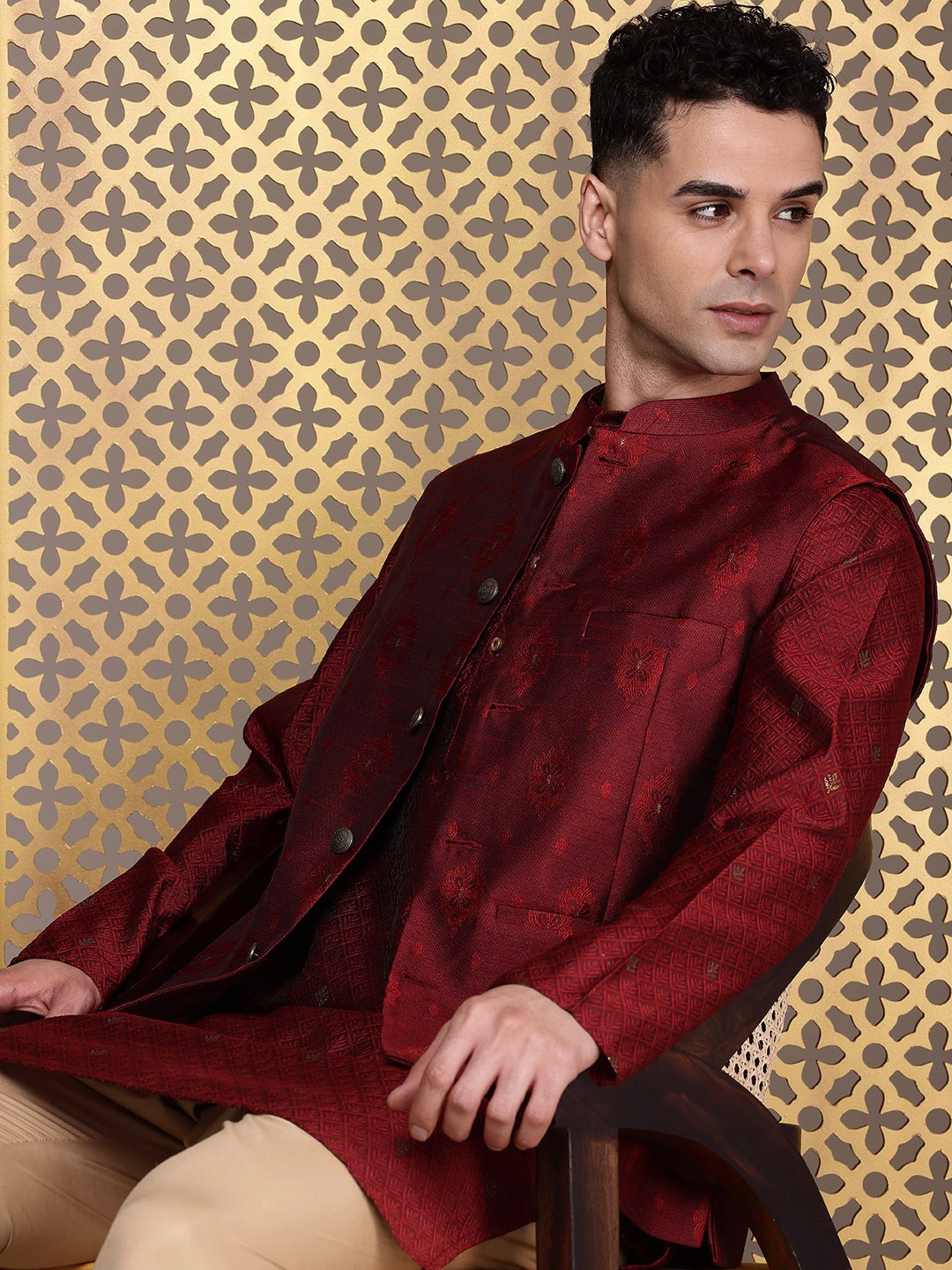 

House of Pataudi Jashn Kurta Set with Nehru Jacket, Maroon