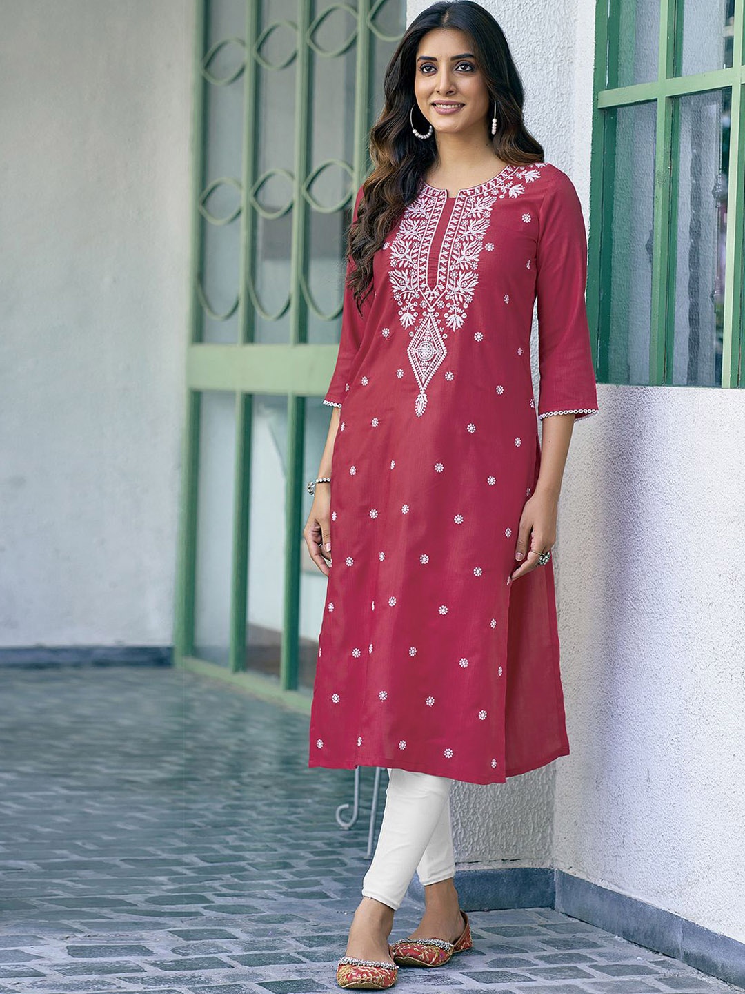 

KALINI Ethnic Motifs Embroidered Thread Work Kurta, Pink