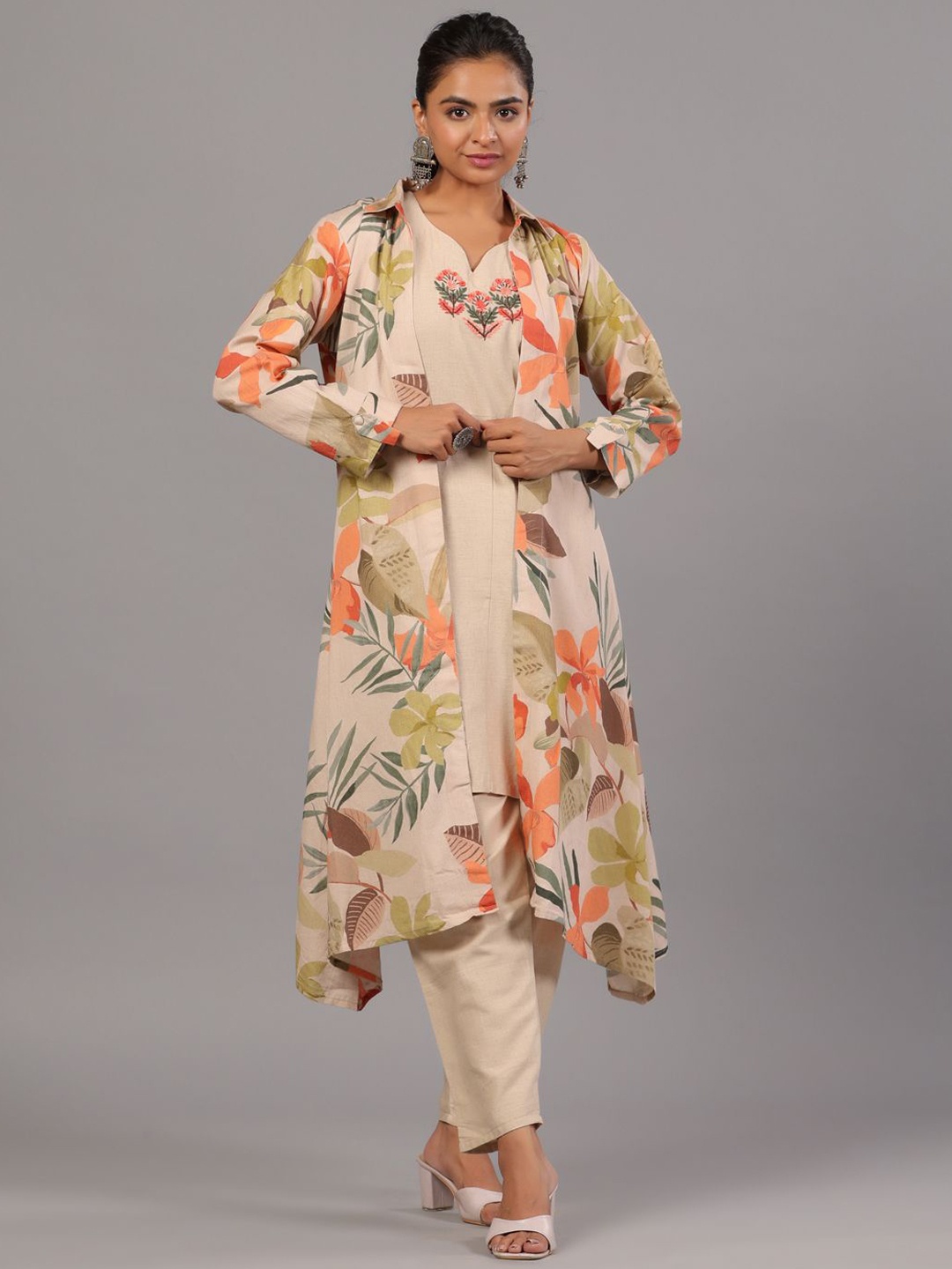 

Amchoor Linen Tunic With Palazzos & Printed Shrug, Beige