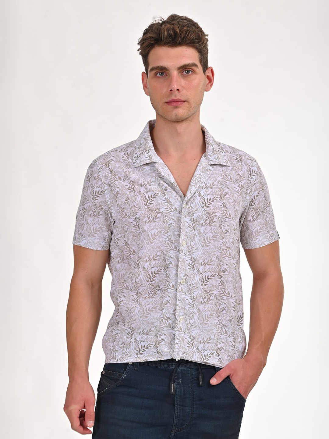 

POE Men Smart Slim Fit Floral Printed Casual Shirt, Beige