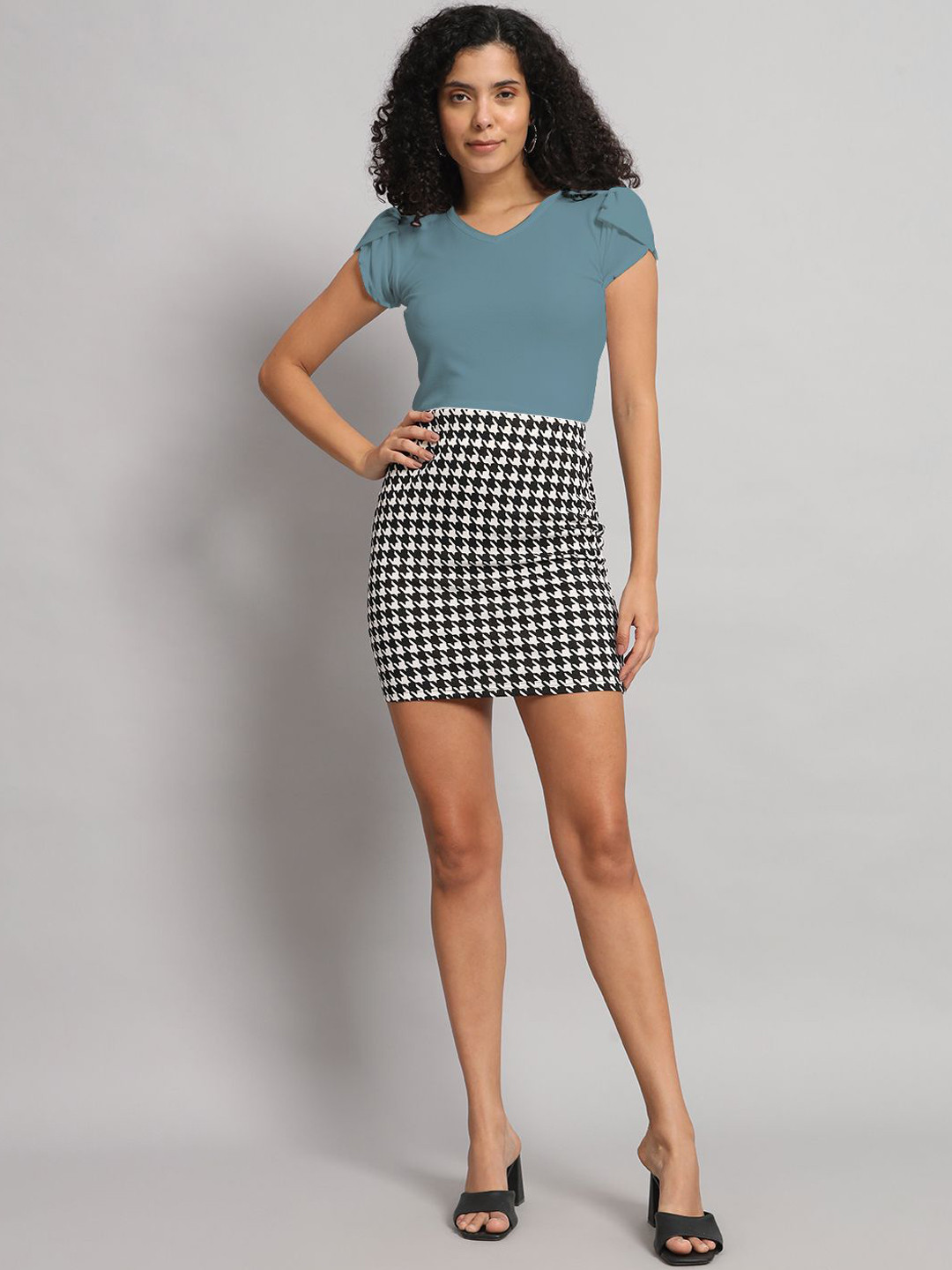 

Dream Beauty Fashion V-Neck Top With Printed Skirt, Turquoise blue