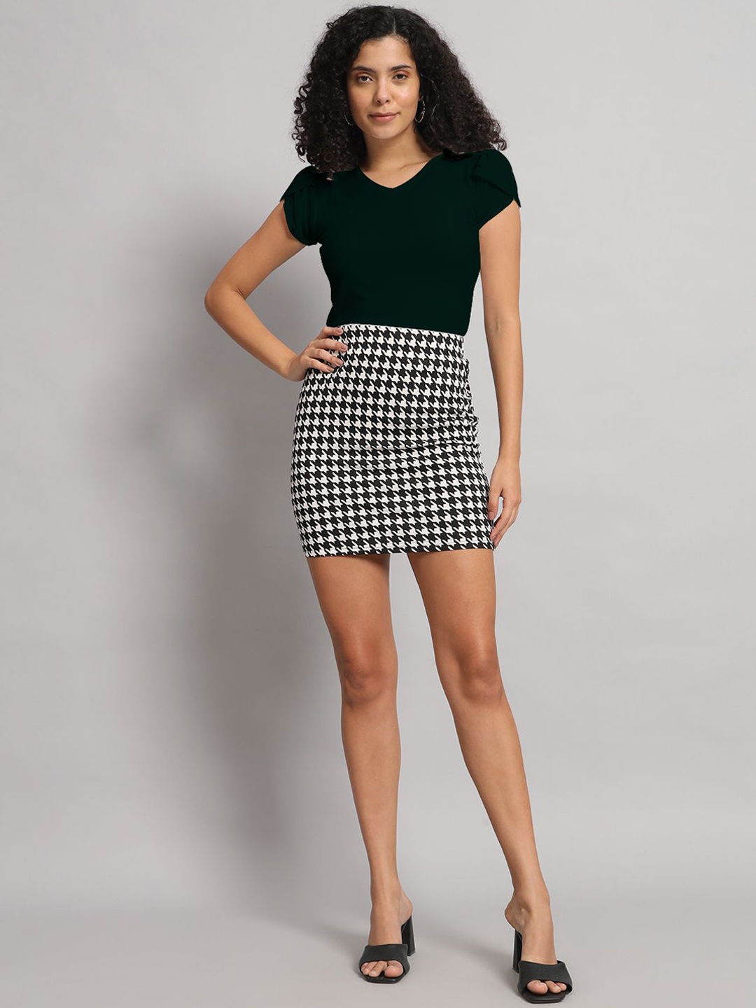 

Dream Beauty Fashion V Neck Short Sleeves Top & Skirt, Black