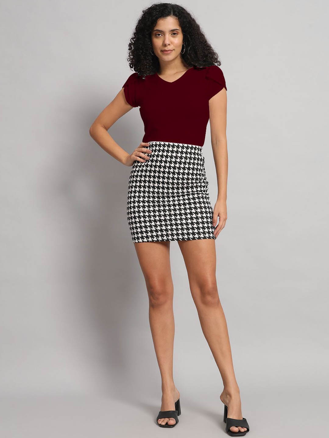 

Dream Beauty Fashion V-Neck Top With Skirt, Maroon