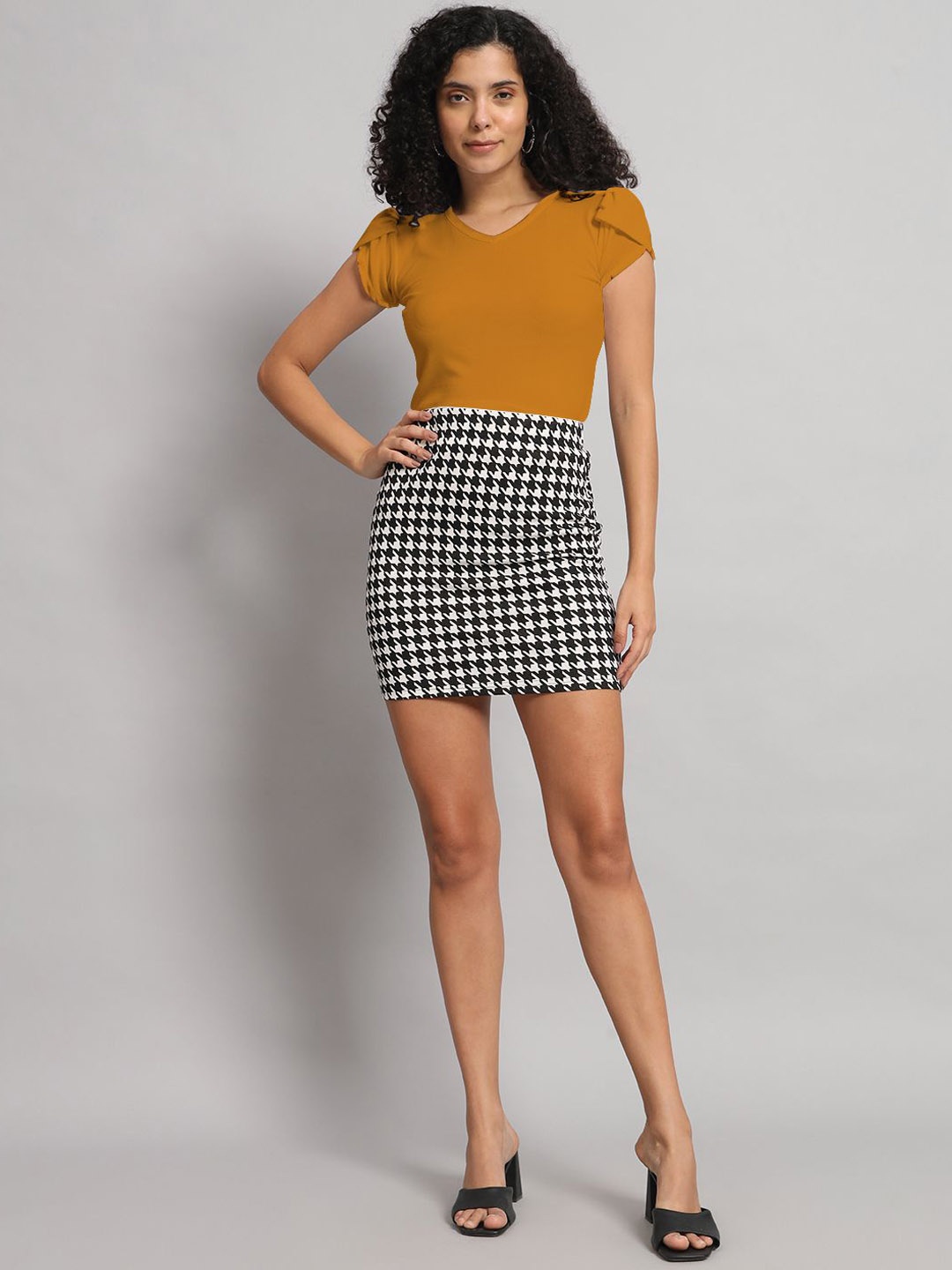 

Dream Beauty Fashion V-Neck Top With Skirt, Yellow
