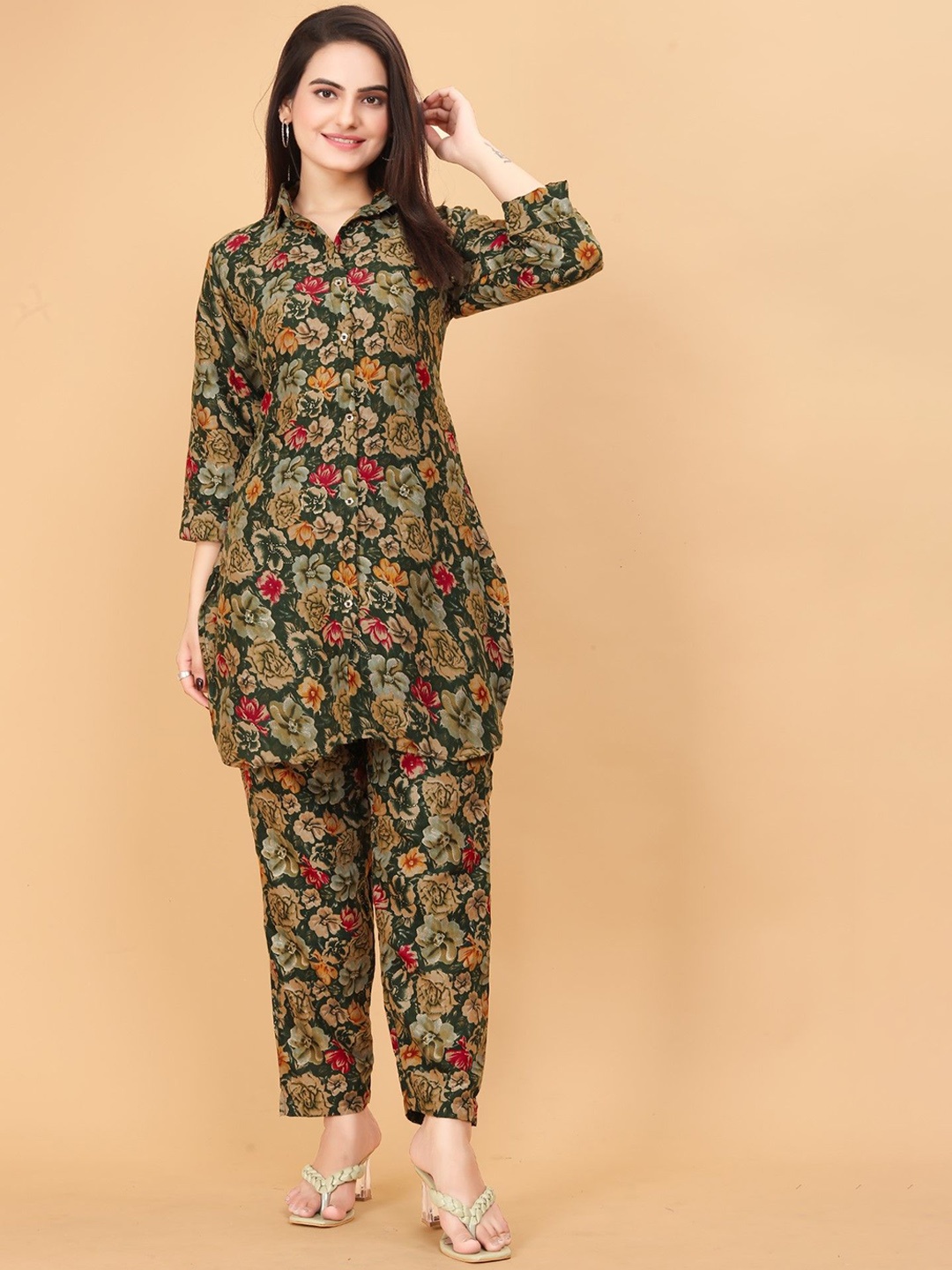 

LeeliPeeri Designer Floral Printed Tunic With Palazzos, Green