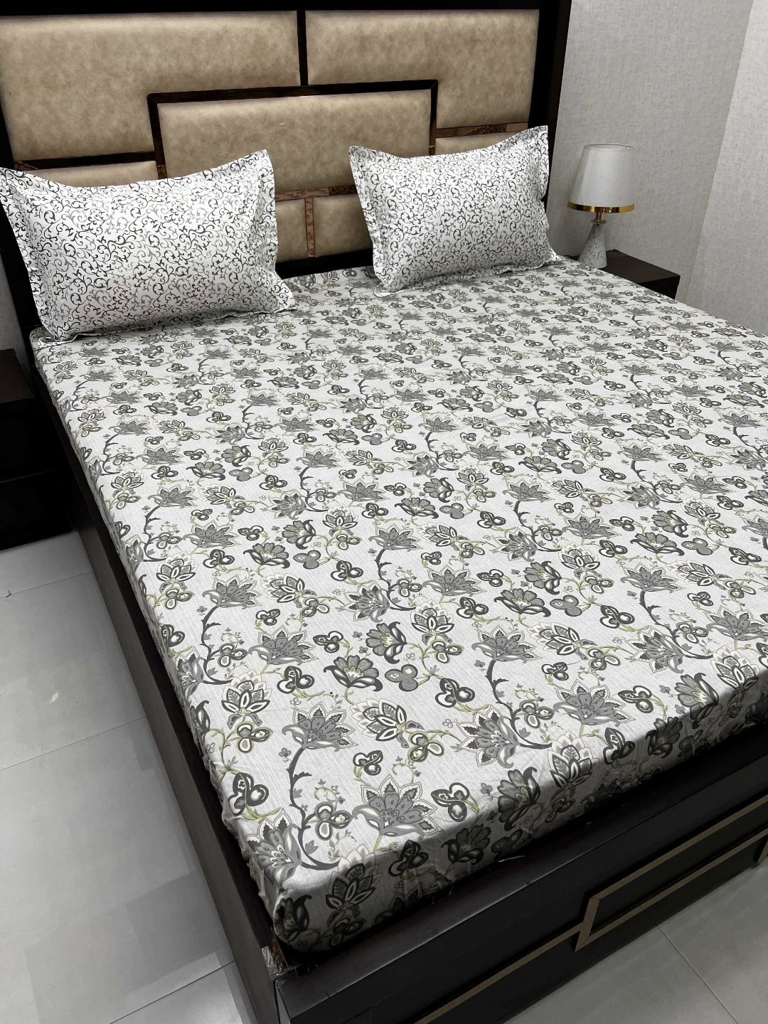 

Pure Decor Grey Printed Pure Cotton 380TC Fitted Super King Bedsheet With 2 Pillow Covers