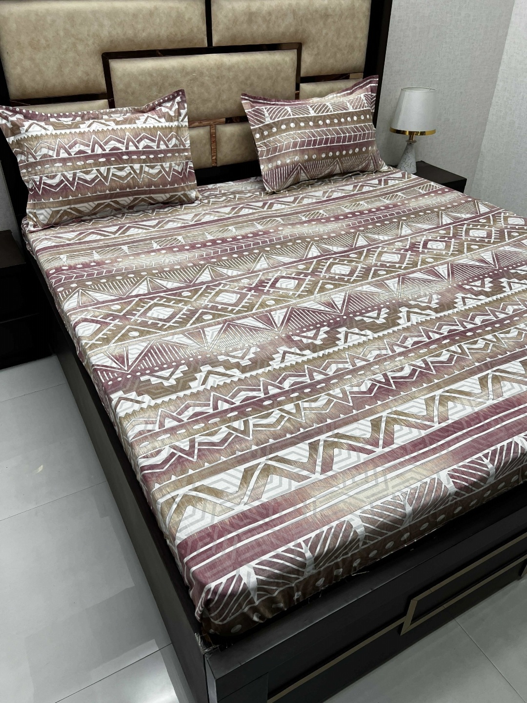 

Pure Decor Brown Printed Pure Cotton 380TC Fitted Super King Bedsheet With 2 Pillow Covers